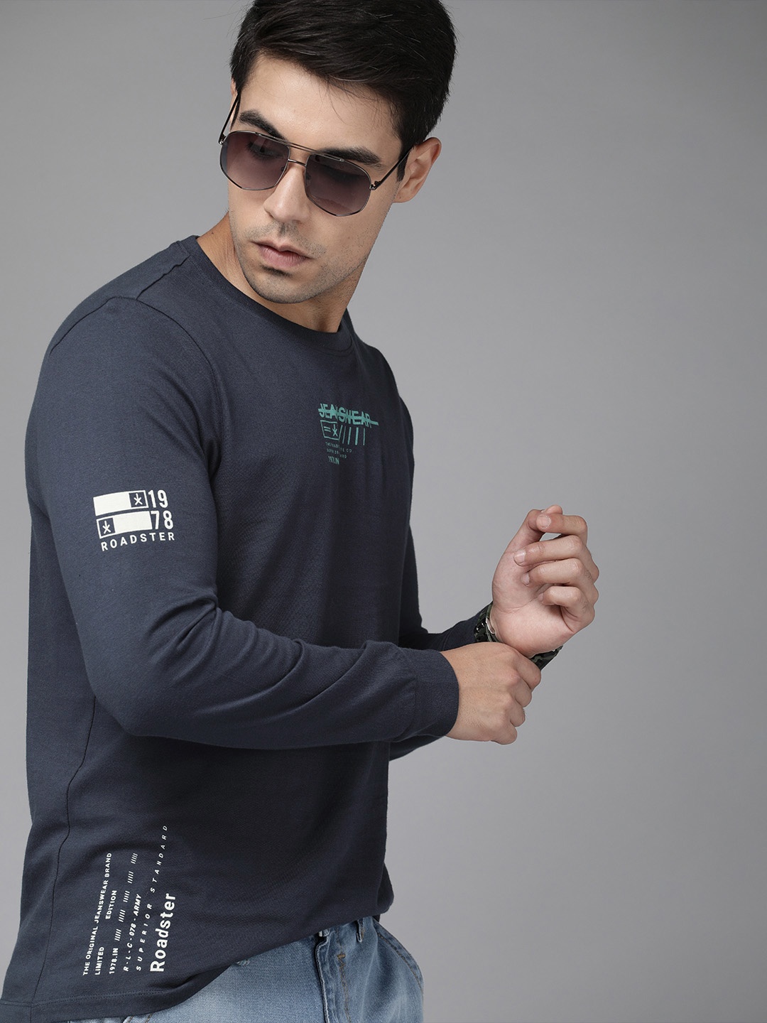 

Roadster Men Navy Blue Printed Round Neck Pure Cotton T-shirt