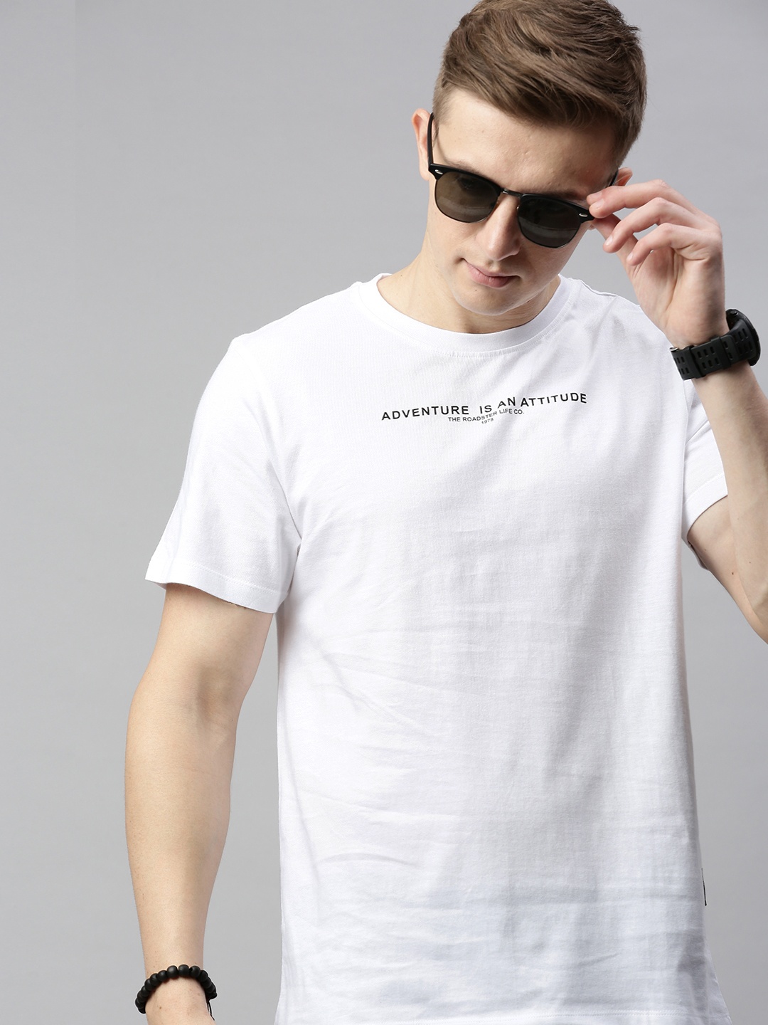 

Roadster Men White Printed Round Neck T-shirt