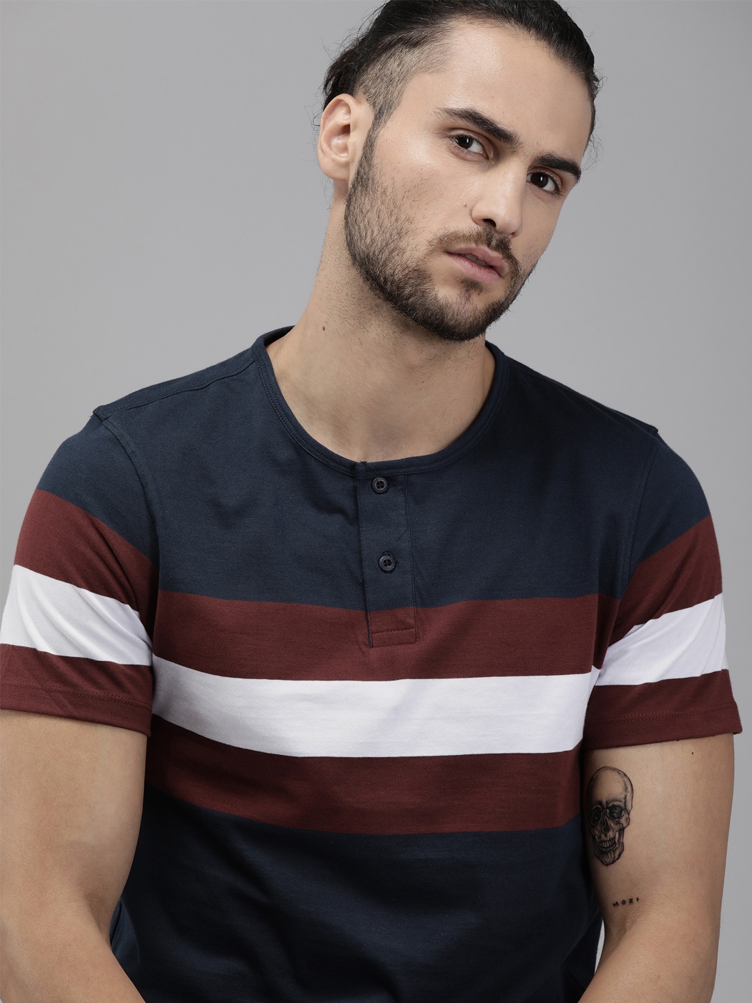 

Roadster Men Navy Blue Maroon Colourblocked Round Neck Pure Cotton T-shirt