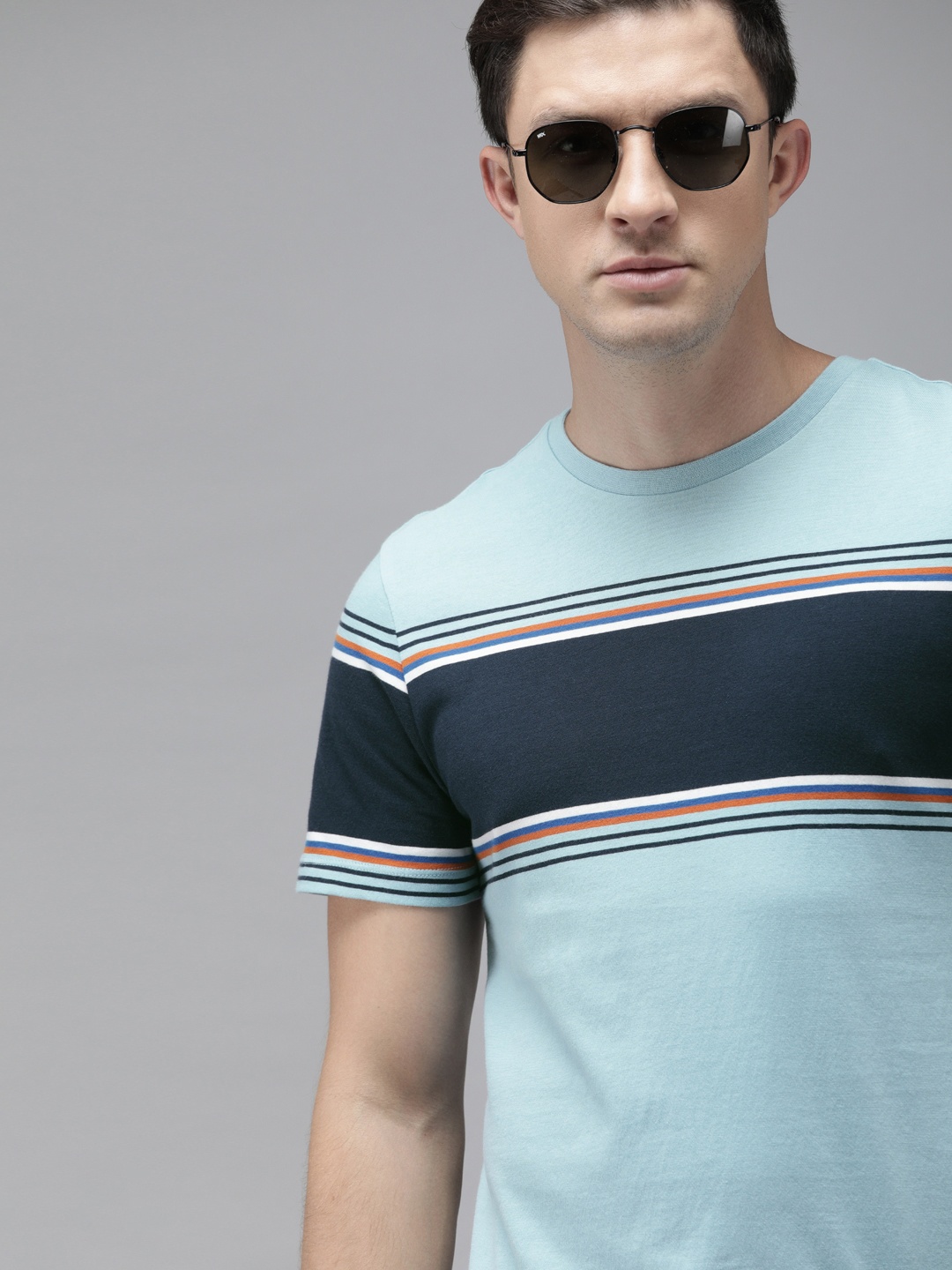 

Roadster Men Blue Navy Blue Colourblocked Round Neck Pure Cotton T-shirt