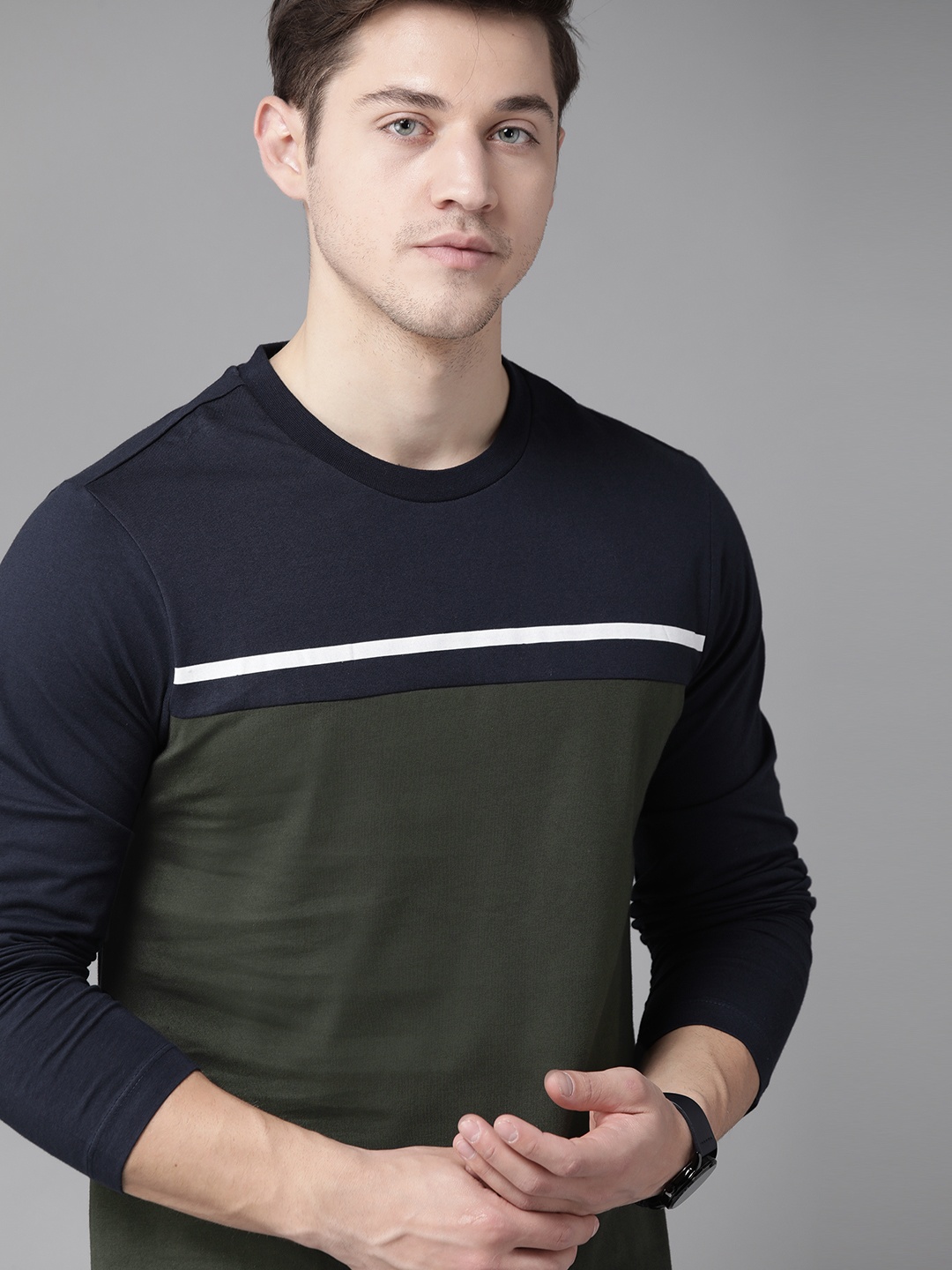 

Roadster Men Olive Green & Navy Blue Pure Cotton Colourblocked Round Neck T-shirt