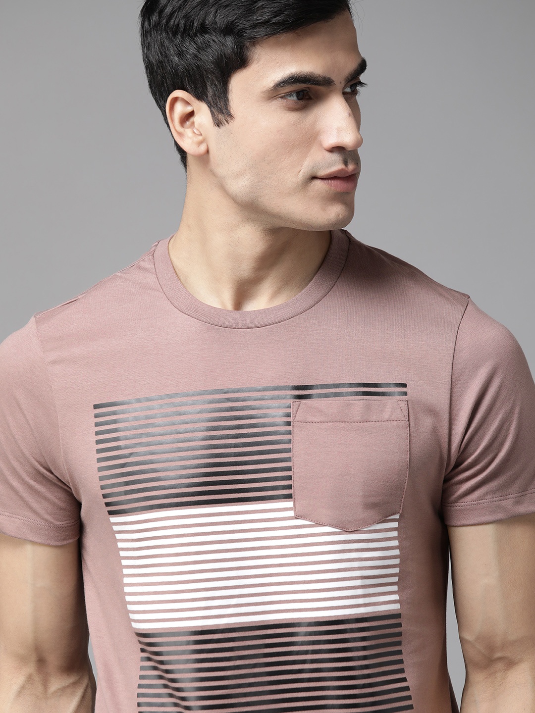 

Roadster Men Mauve & White Pure Cotton Striped Round Neck T-shirt