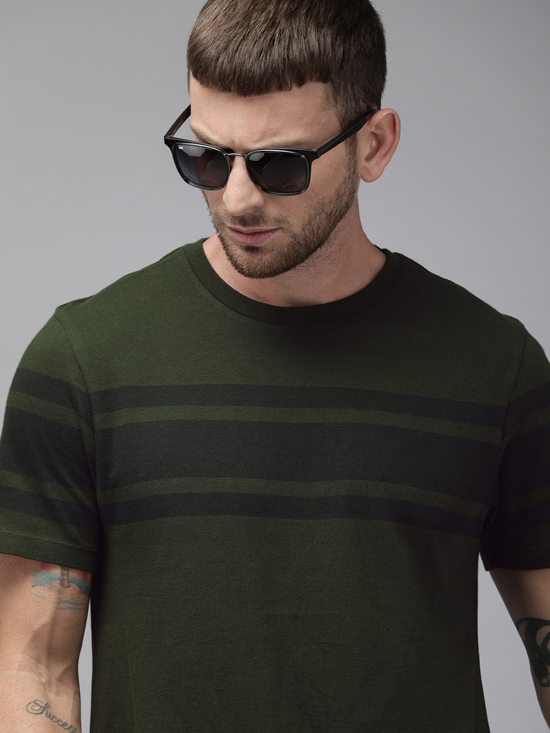 

Roadster Men Olive Green Black Striped Round Neck Pure Cotton T-shirt