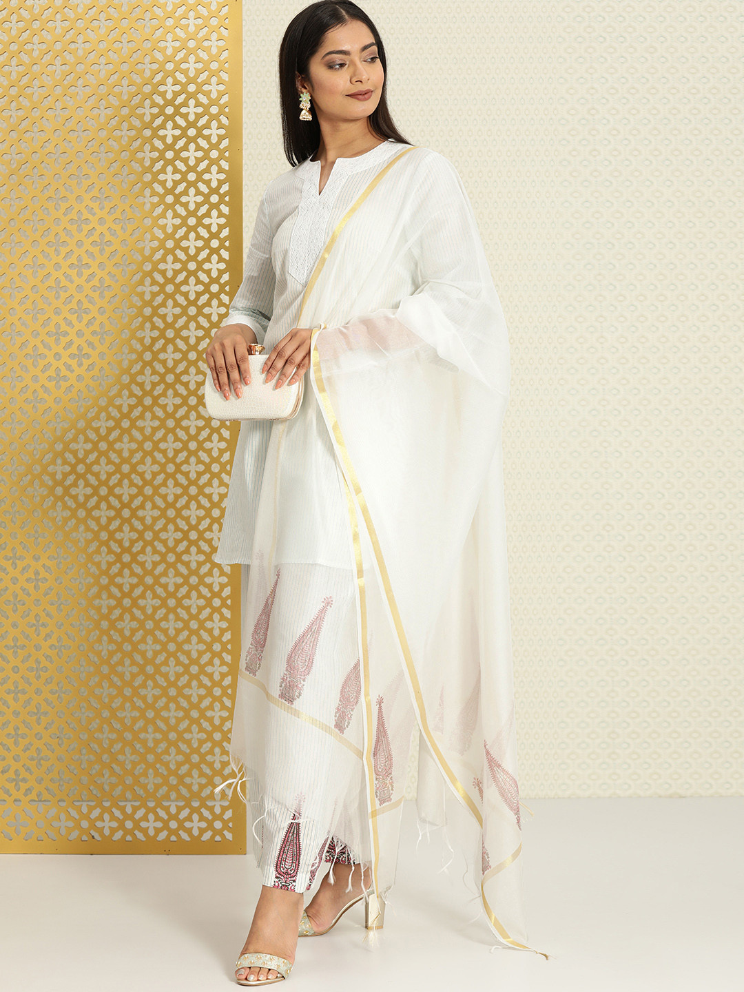 

House of Pataudi Women White & Blue Striped Pure Cotton Set