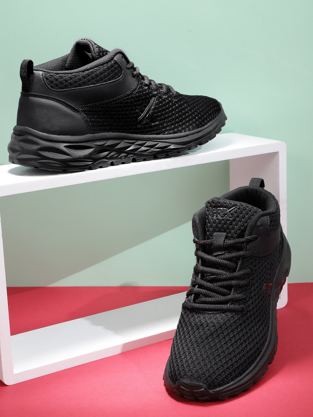 

HRX by Hrithik Roshan Men Black Running Shoes