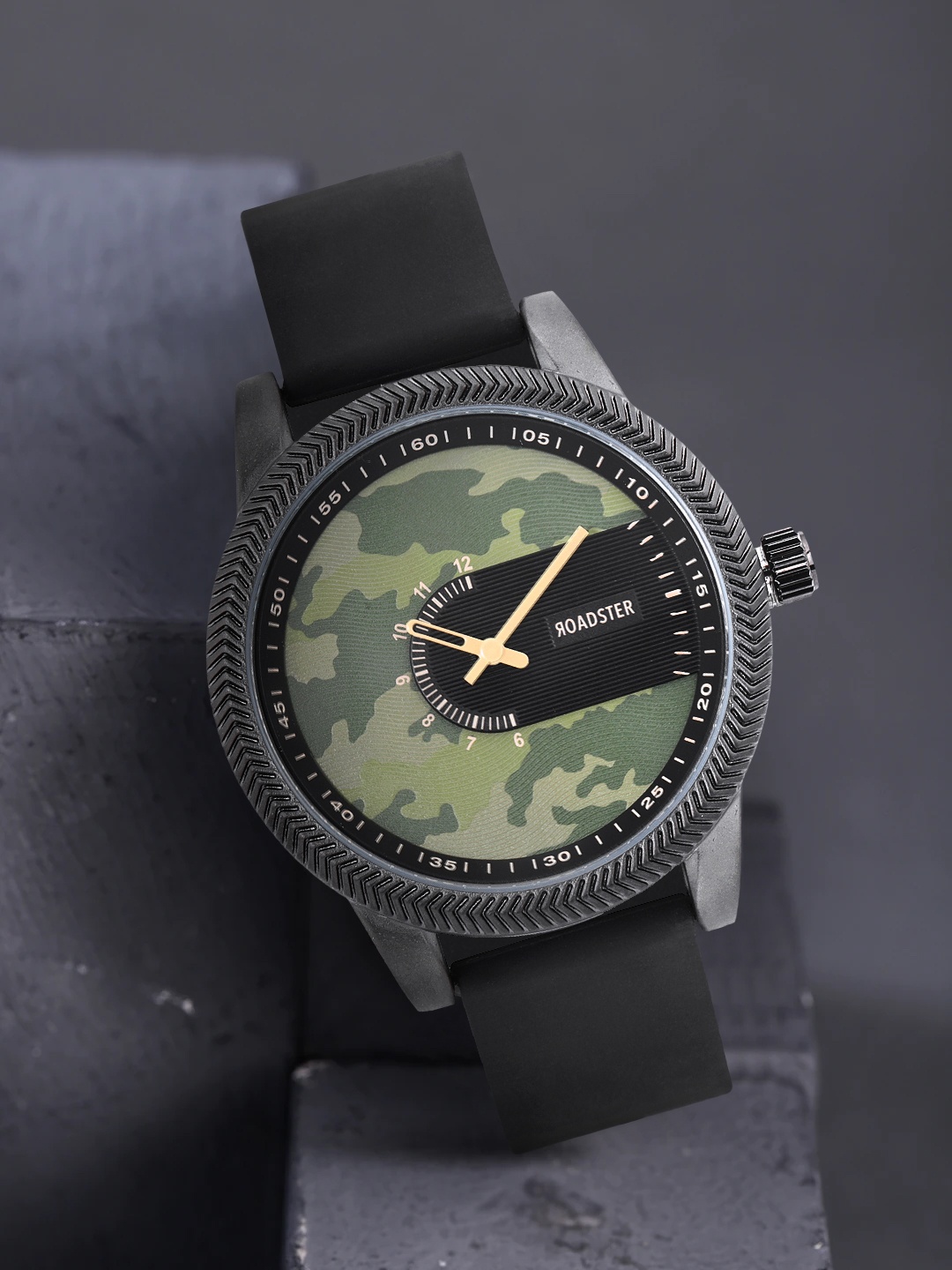 

Roadster Men Green Camouflage Analogue Watch MFB-PN-SM-12