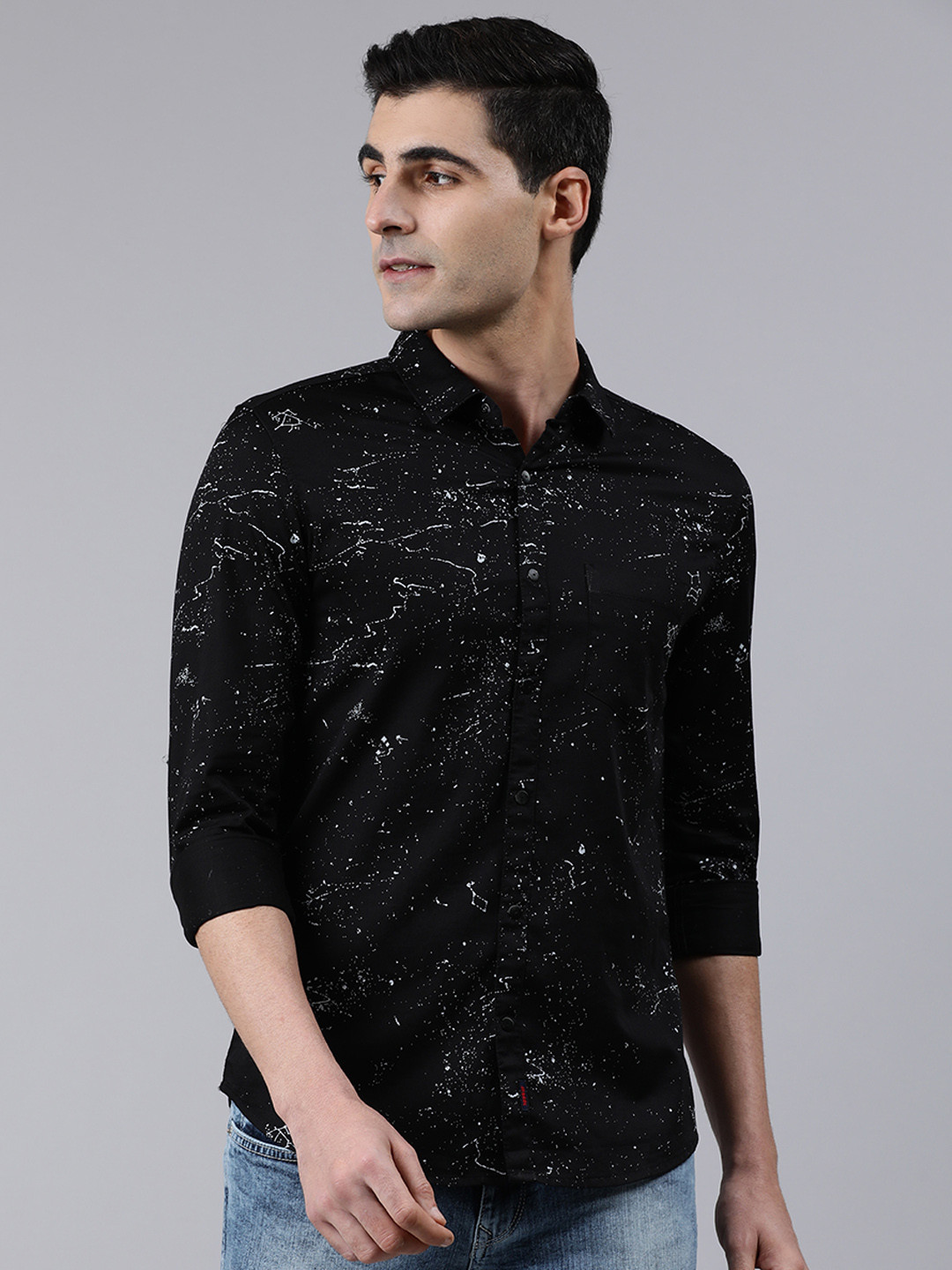 

SPYKAR Men Black & White Slim Fit Printed Casual Shirt