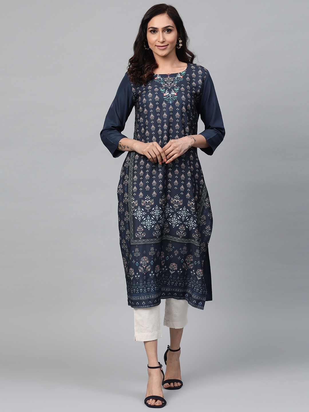 

AHIKA Women Navy Blue & Green Printed Straight Kurta