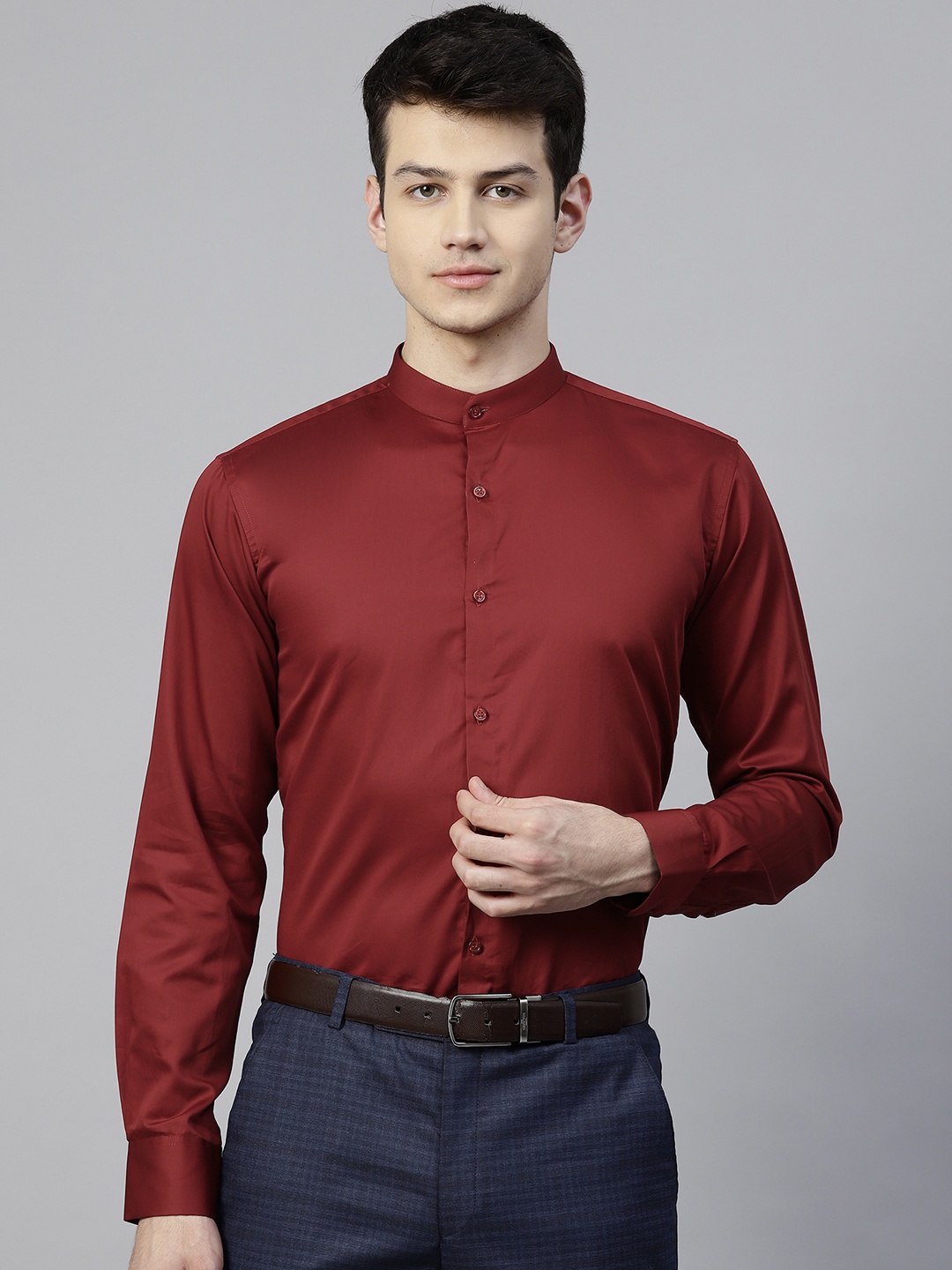 

MANQ Men Maroon Slim Fit Solid Formal Shirt