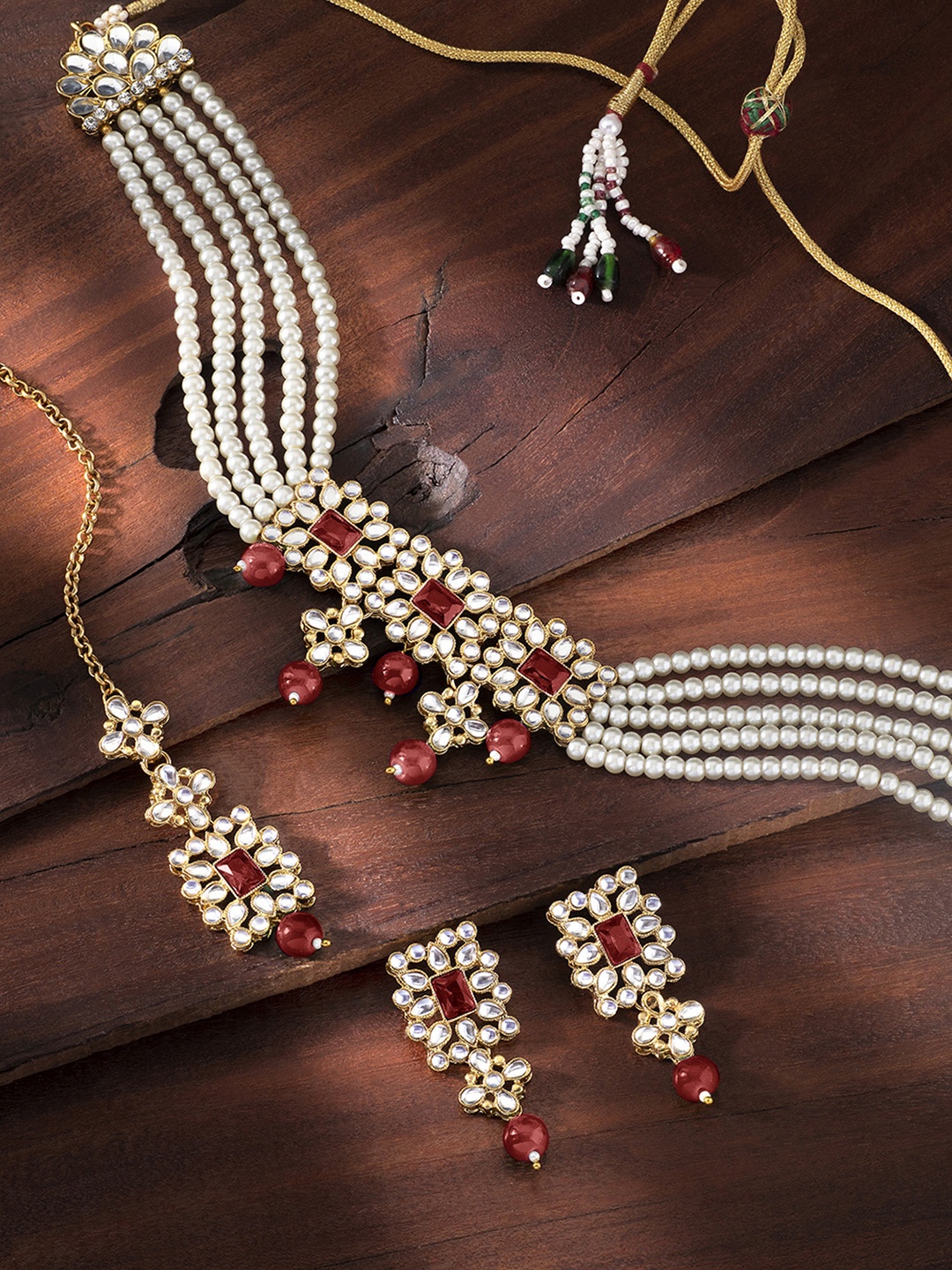 

Peora Women Gold-Plated Pearl & Kundan Studded Jewellery Set, Maroon