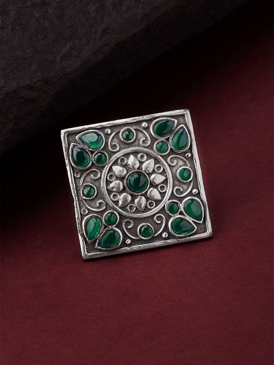 

Peora Oxidised Green Silver-Plated Afghan Studded Floral Adjustable Finger Ring
