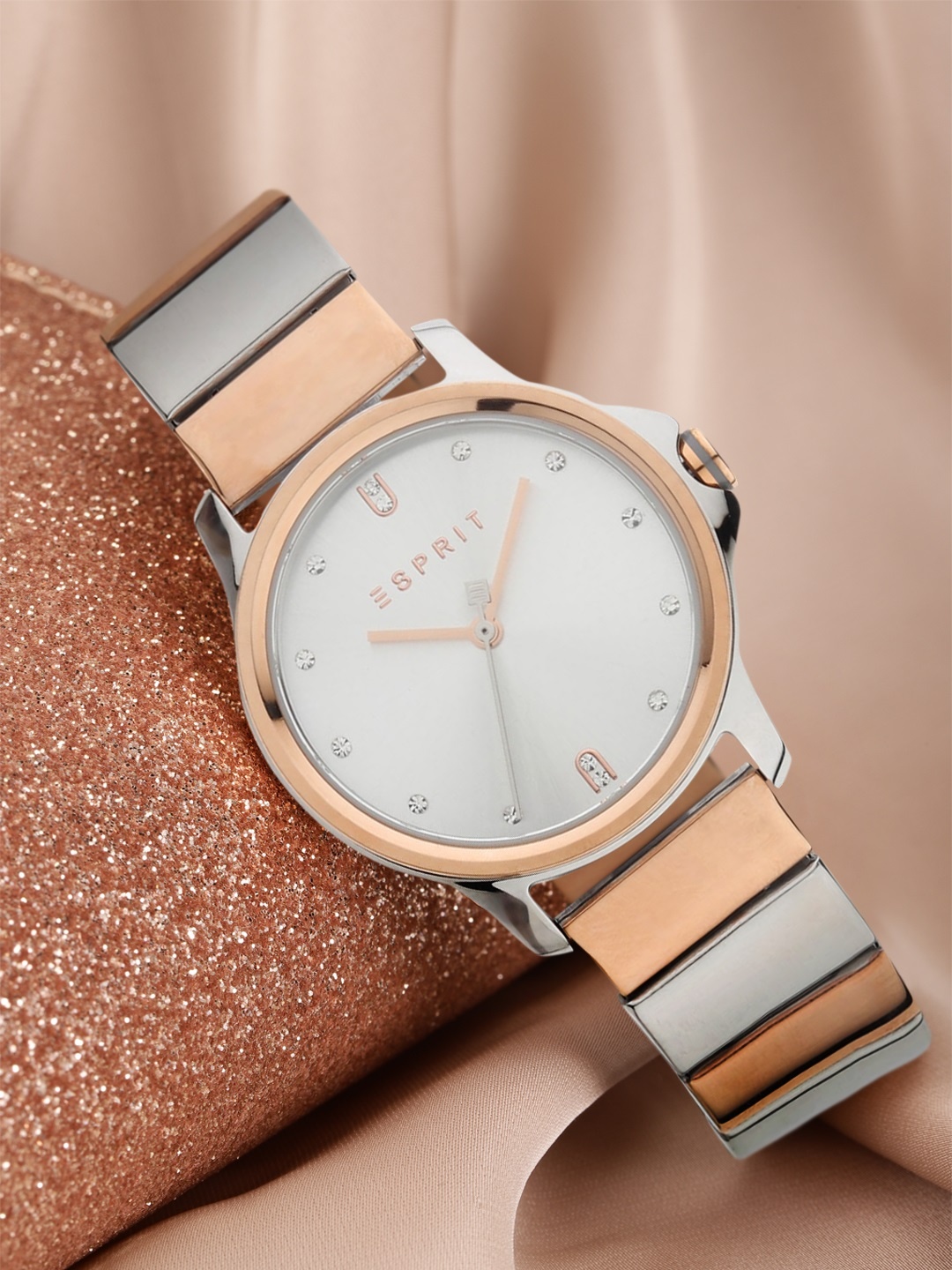 

ESPRIT Women Silver-Toned Analogue Watch ES1L142M0085