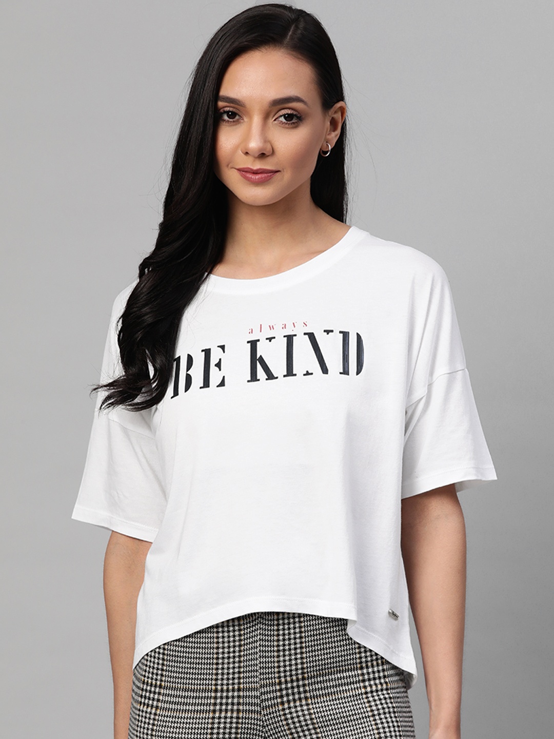 

Pepe Jeans Women White Typography Printed Round Neck T-shirt