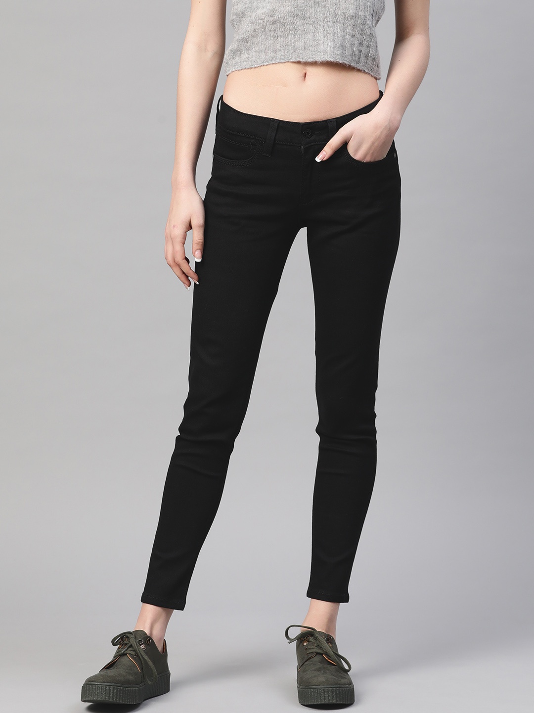 

Pepe Jeans Women Black Skinny Fit Mid-Rise Clean Look Stretchable Cropped Jeans