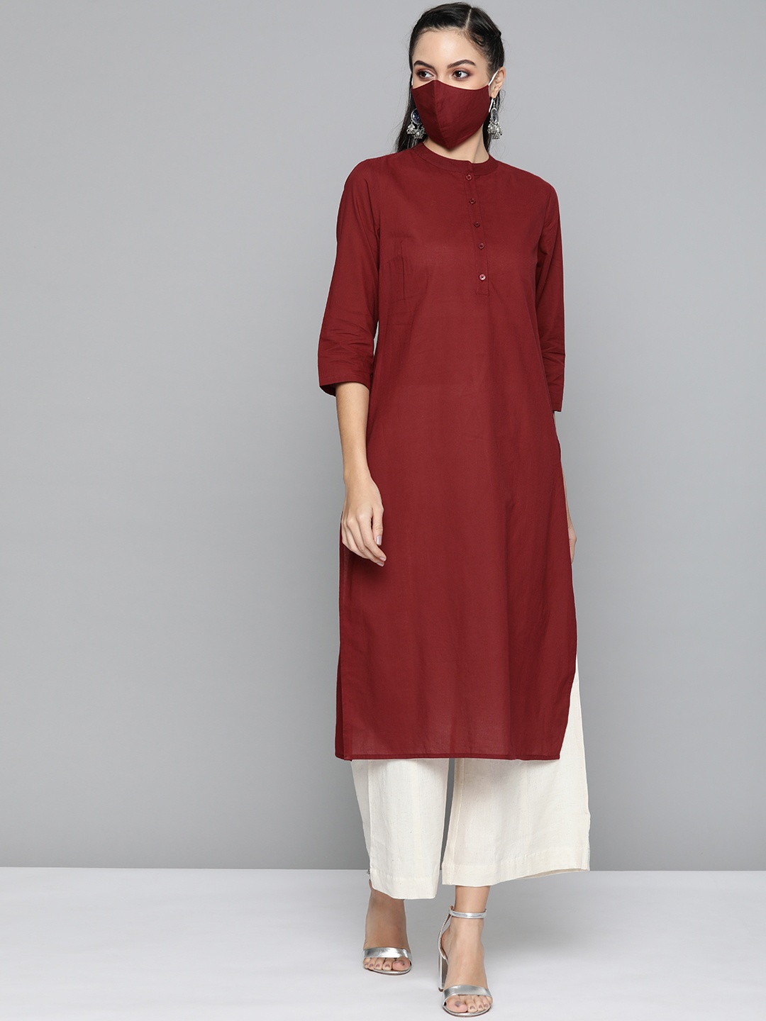 

HERENOW Women Maroon Solid Cotton Straight Kurta