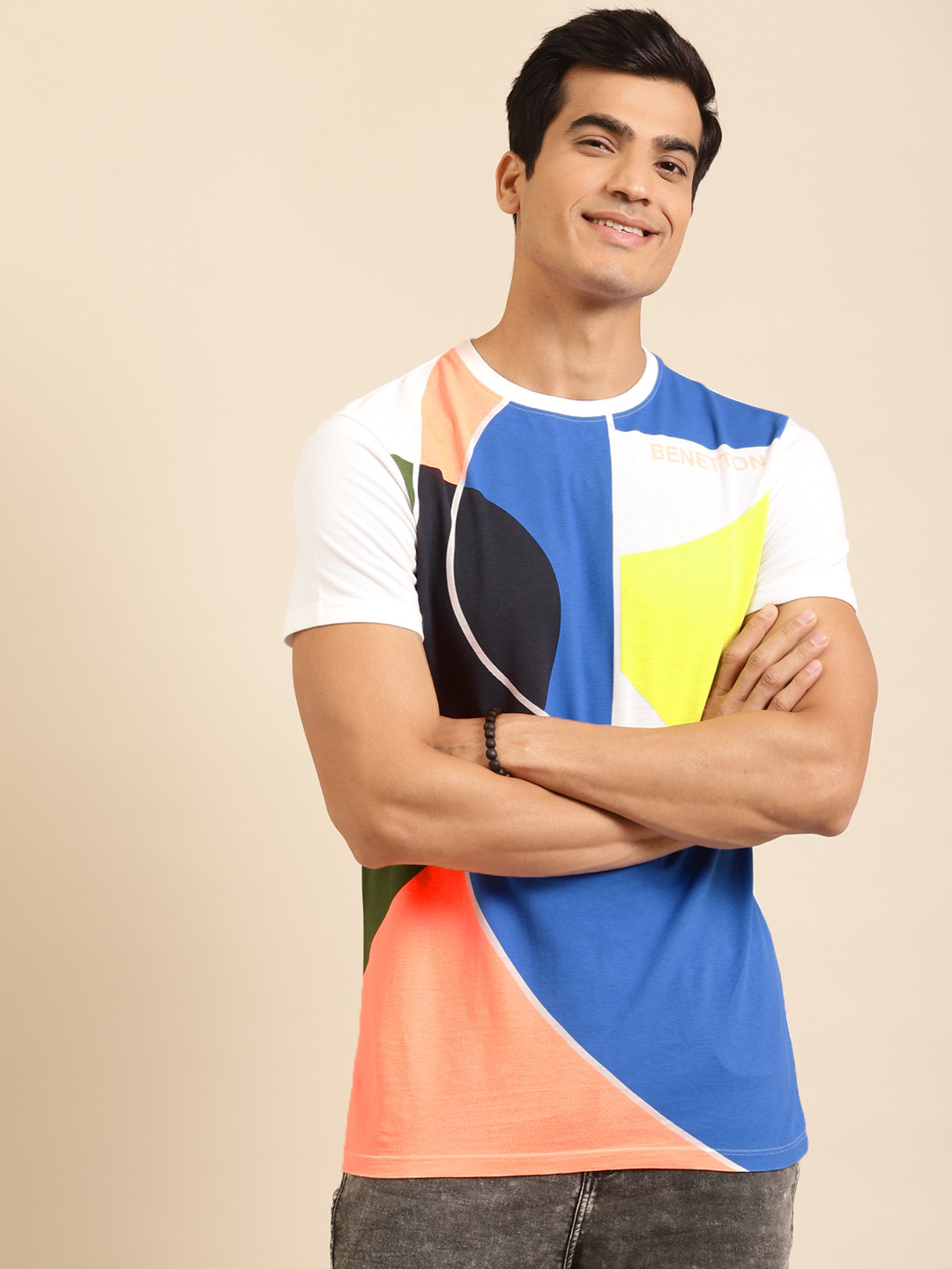 

United Colors of Benetton Men White & Blue Pure Cotton Colourblocked Round Neck T-shirt