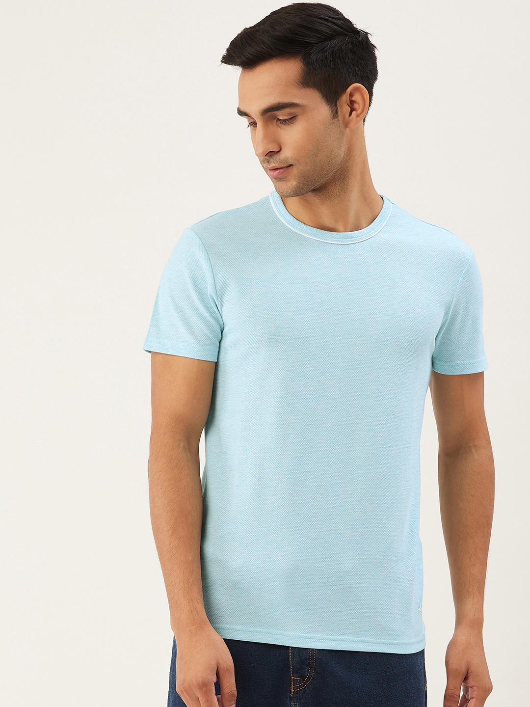 

United Colors of Benetton Men Blue Self Design Round Neck T-shirt