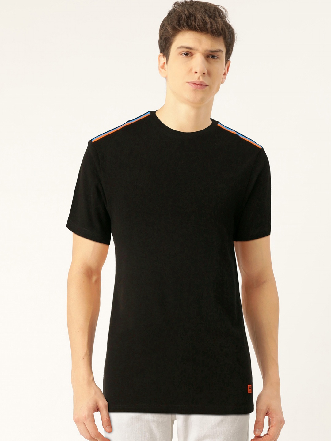 

United Colors of Benetton Men Black Solid Round Neck Pure Cotton T-shirt