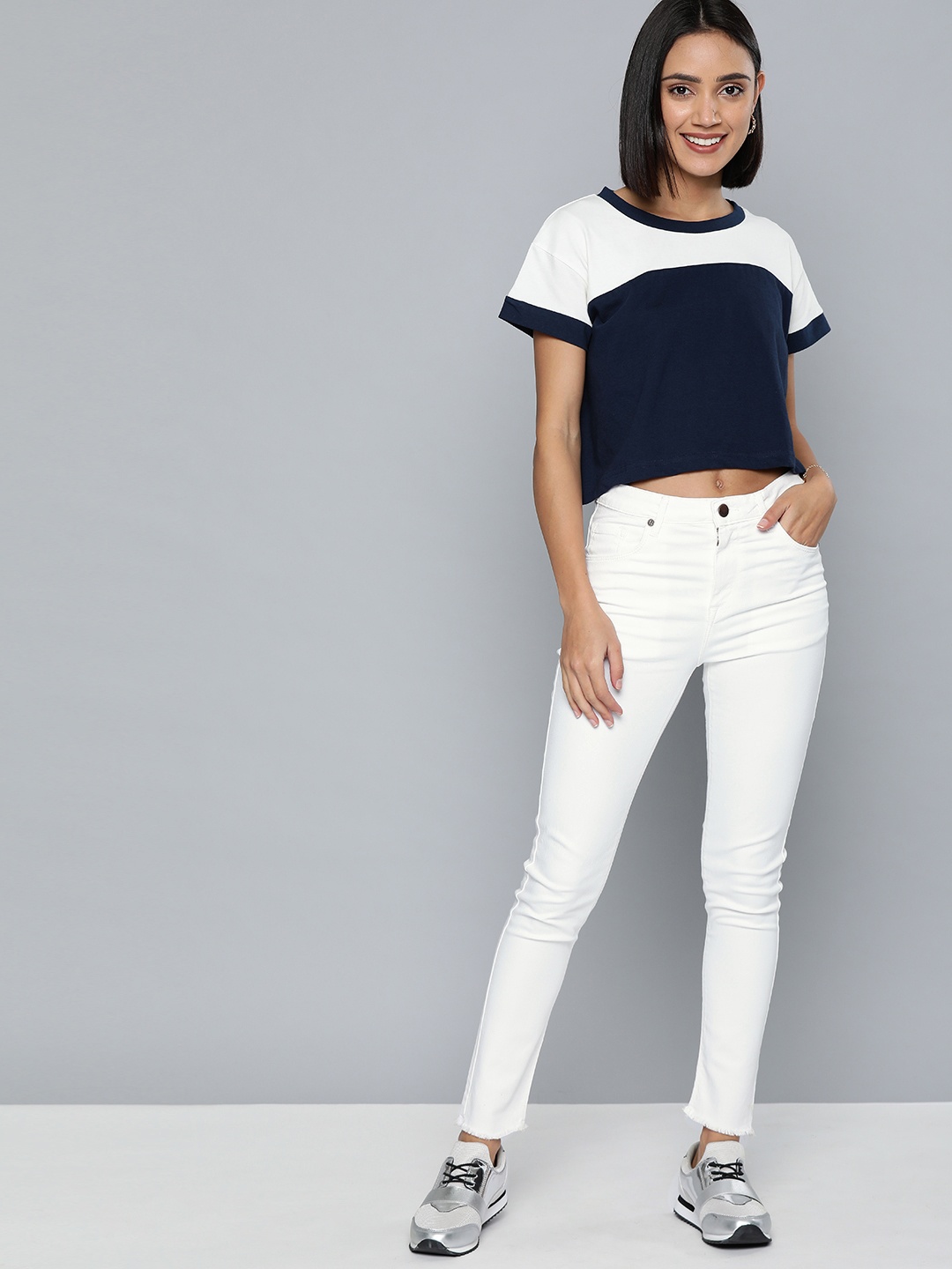 

HERE&NOW Women White Regular Fit Mid-Rise Clean Look Stretchable Jeans