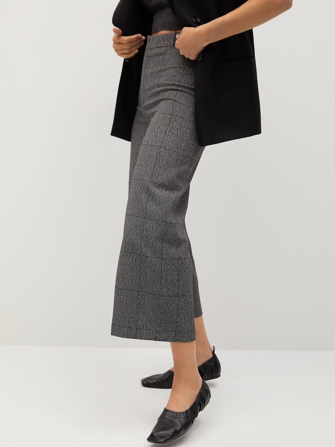 

MANGO Women Charcoal Grey Regular Fit Checked Cropped Parallel Trousers