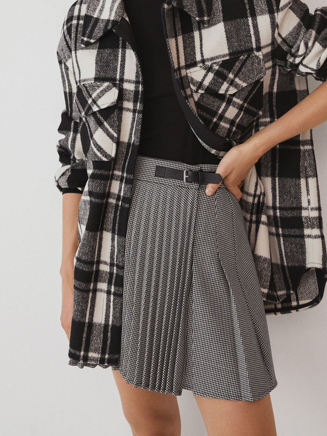 

MANGO Women White & Black Checked Accordion Pleated A-Line Skirt