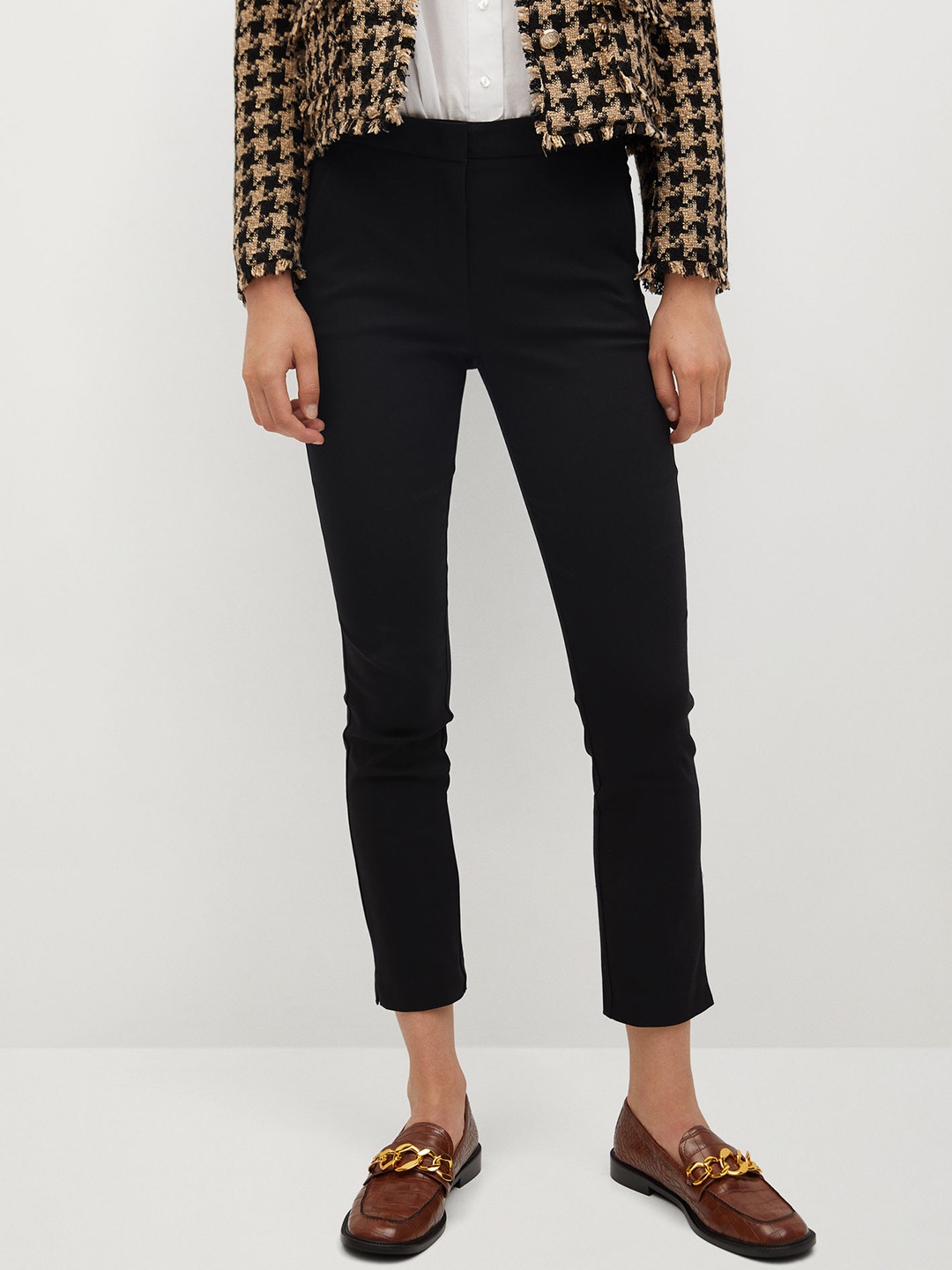 

MANGO Women Black Regular Fit Solid Cropped Trousers