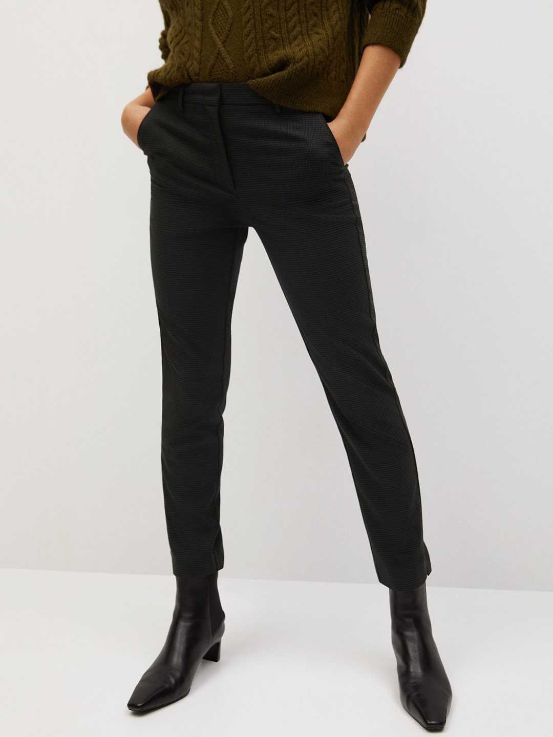 

MANGO Women Green & Black Slim Fit Houndstooth Pattern Cropped Formal Trousers