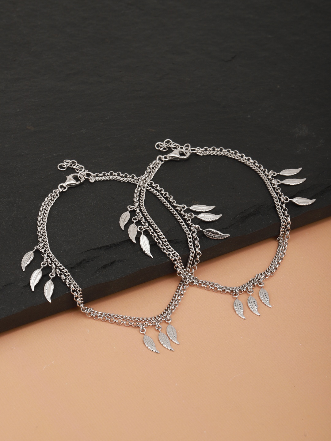 

Carlton London Set of 2 Silver-Toned Rhodium-Plated Leaf Shaped Layered Anklets