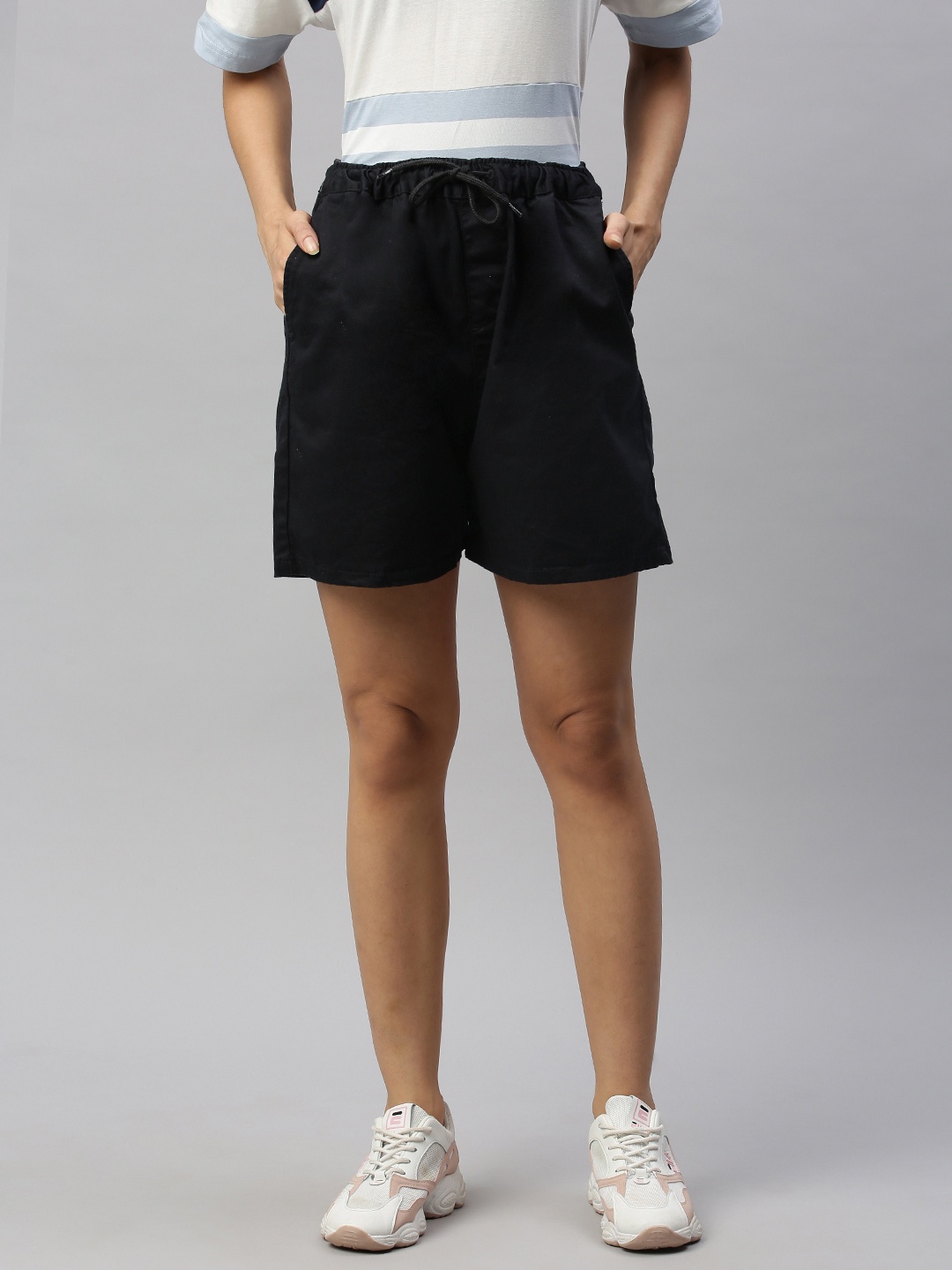 

Harvard Women Navy Blue Solid Regular Fit Regular Shorts