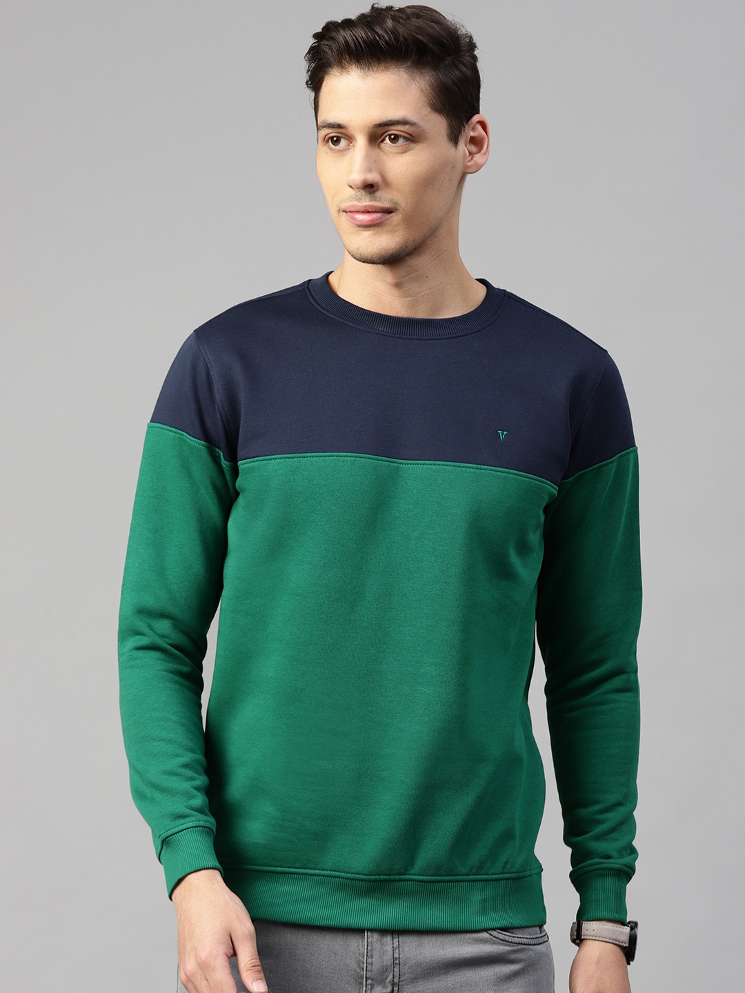 

Van Heusen Sport Men Green & Navy Blue Colourblocked Sweatshirt