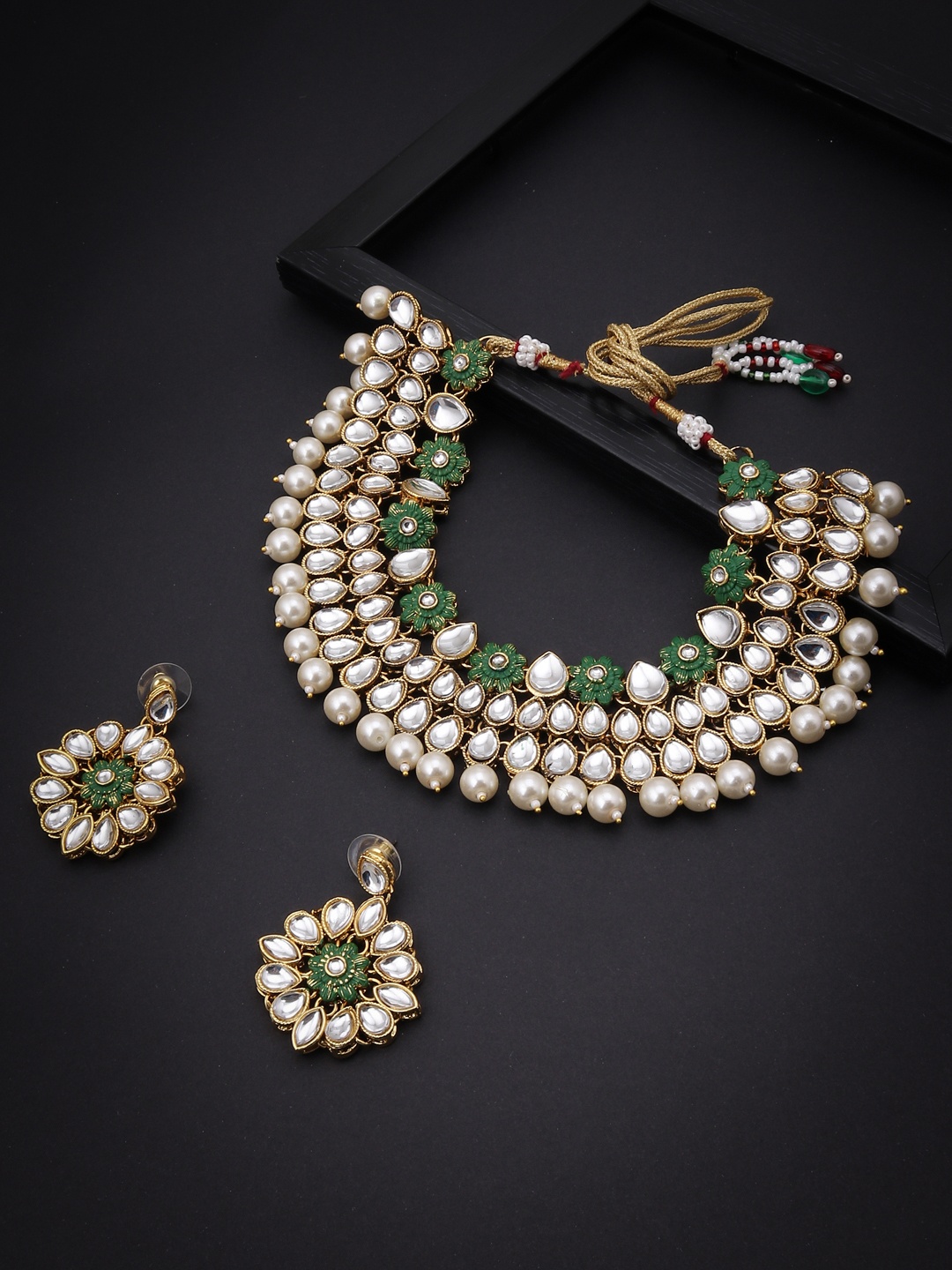 

Sukkhi Gold-Plated White & Green Kundan-Studded Pearl Jewellery Set