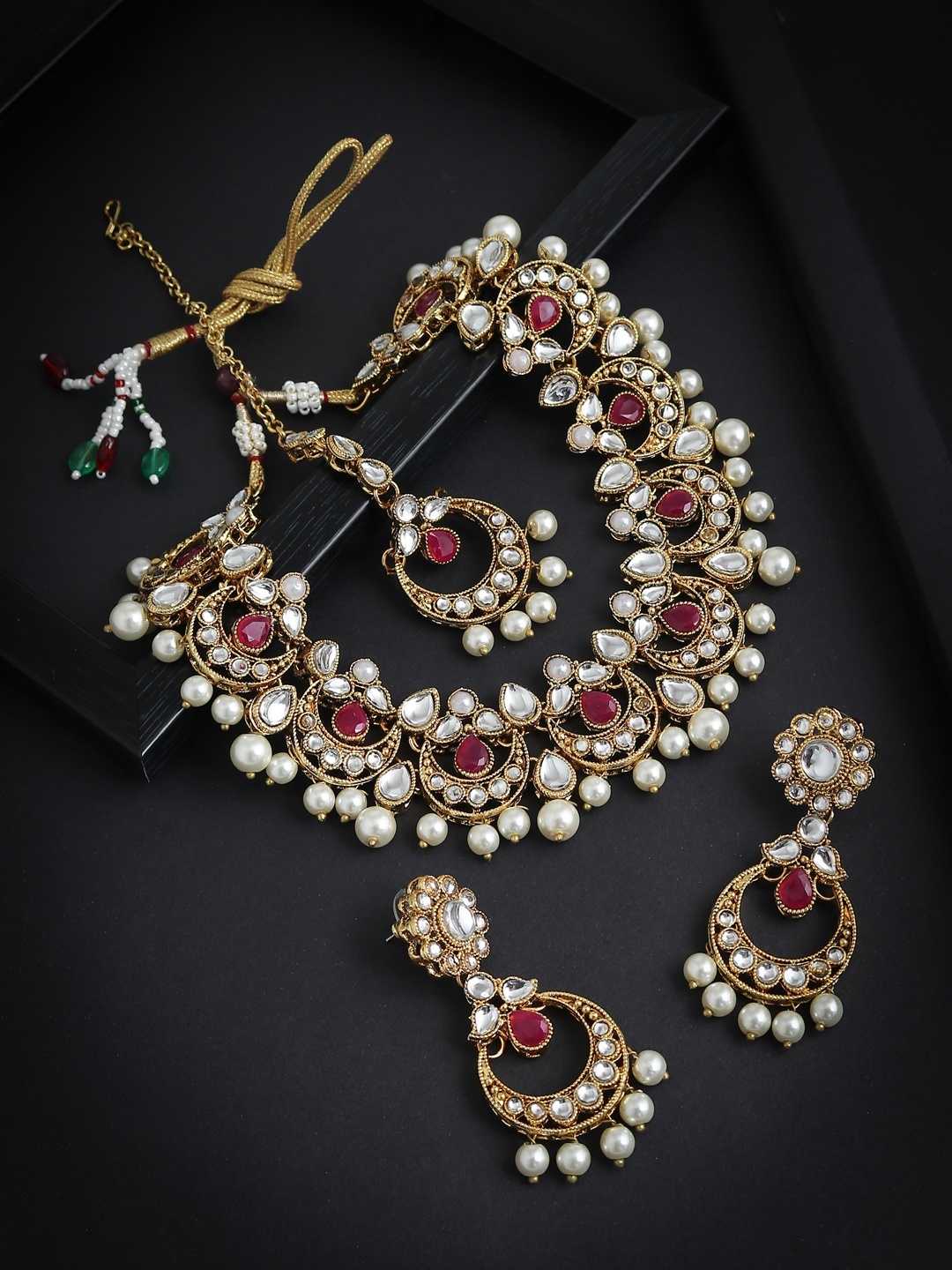 

Sukkhi Gold-Plated Pink & White Kundan-Studded Pearl Antique Jewellery Set