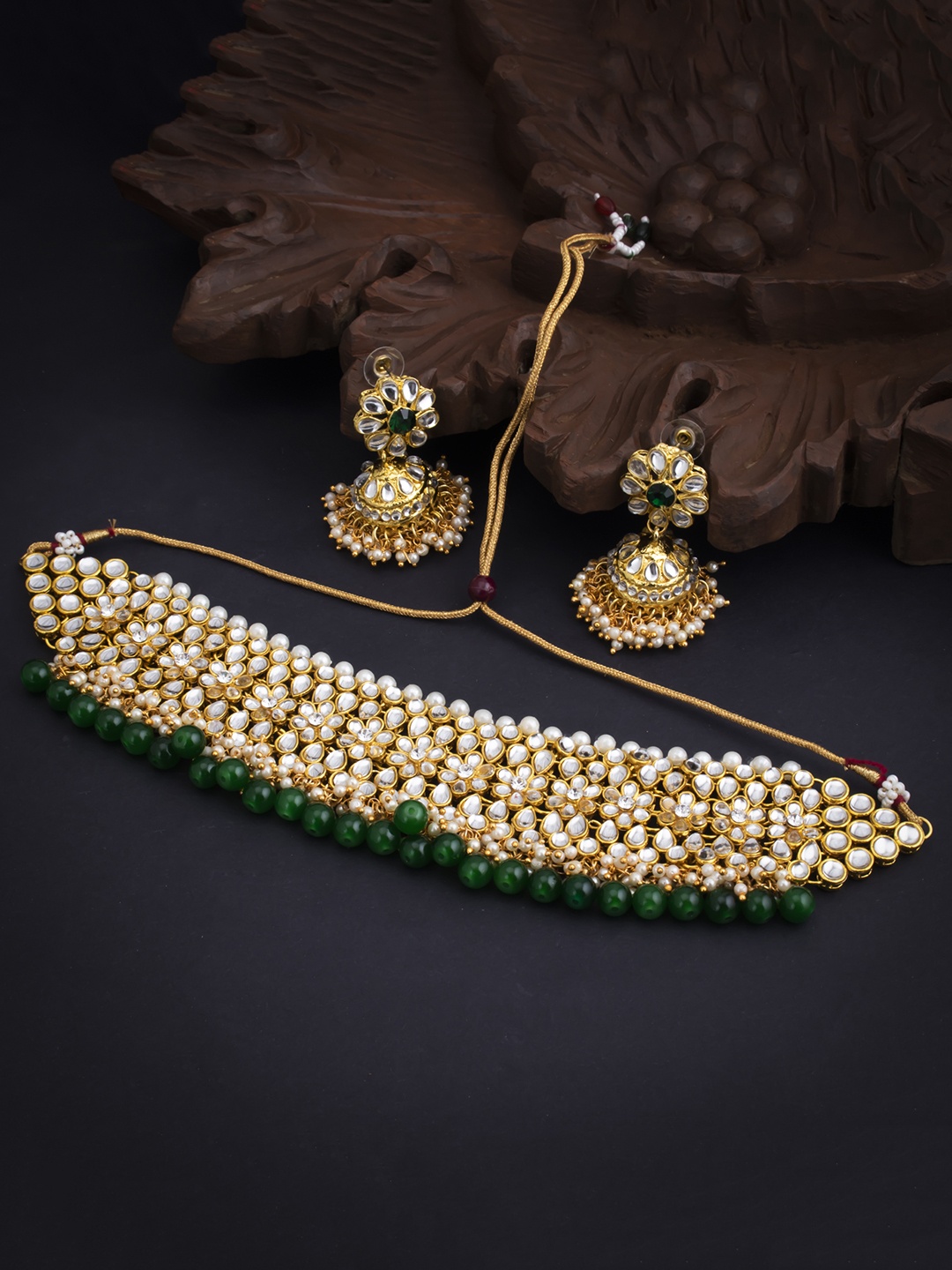 

Sukkhi Gold-Plated White & Green Kundan-Studded Beaded Jewellery Set