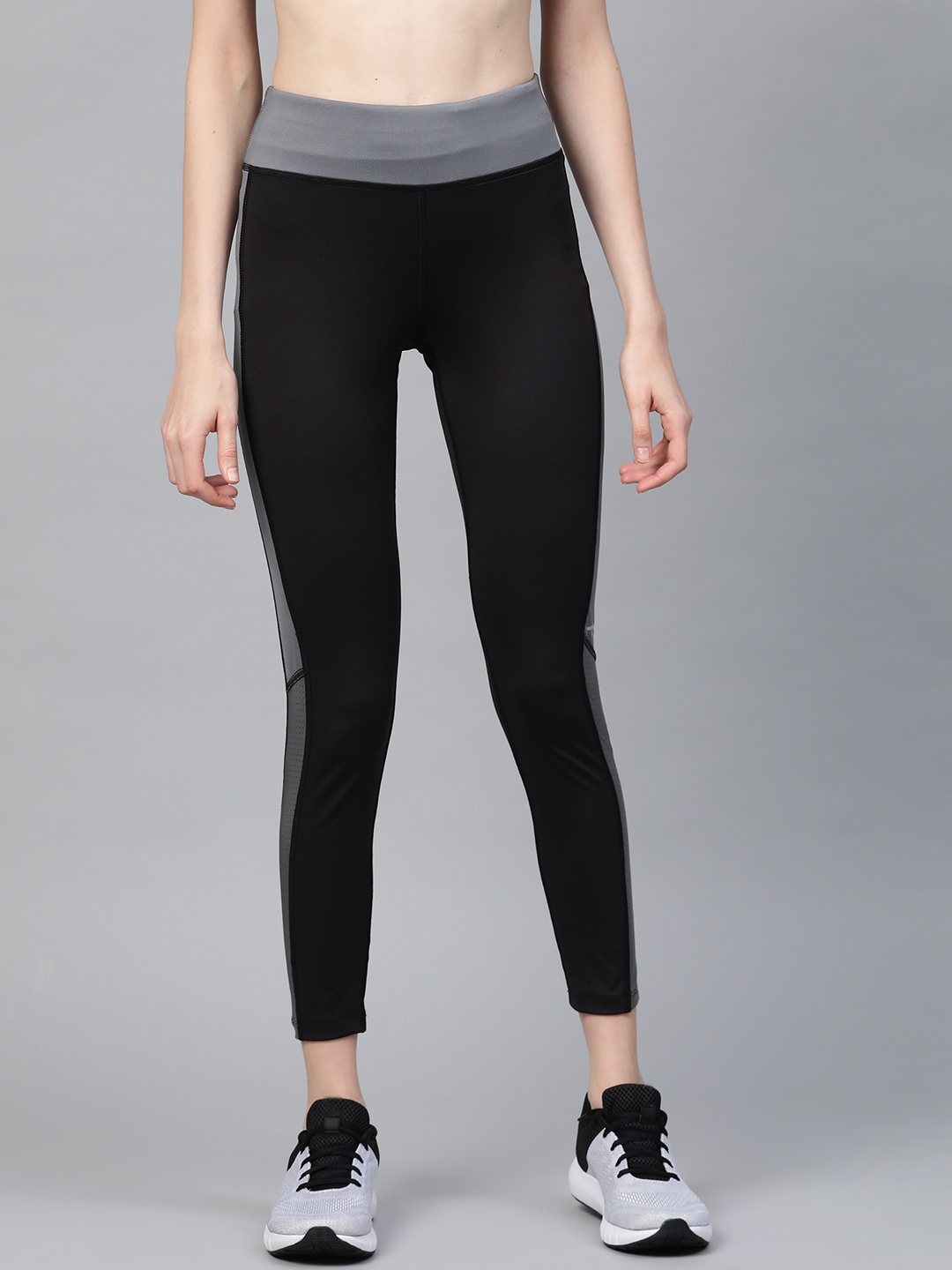 

Alcis Women Black Secure Fit Solid Cropped Training Tights