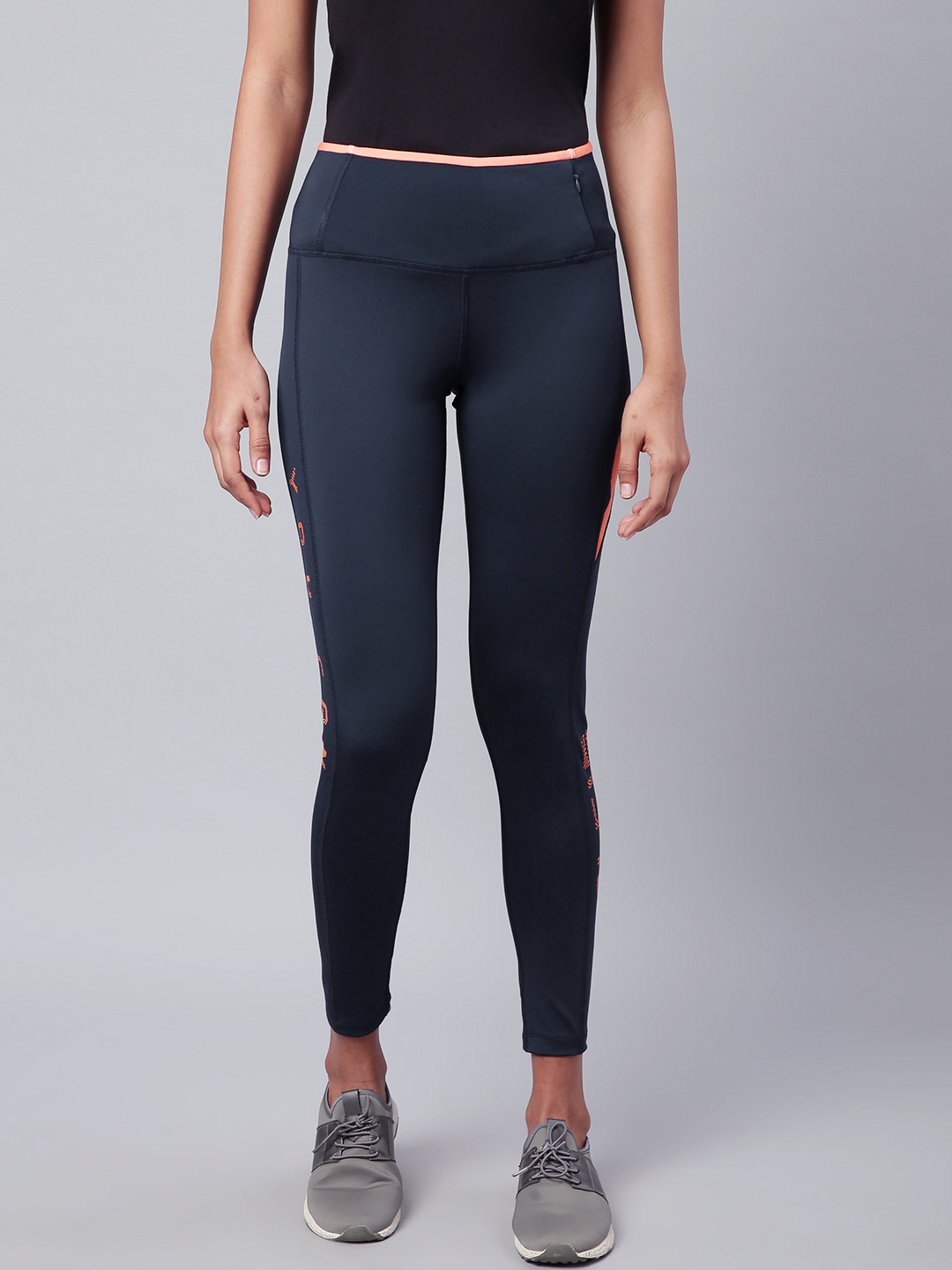 

Alcis Women Navy Blue Rapid Dry Solid Cropped Training Tights