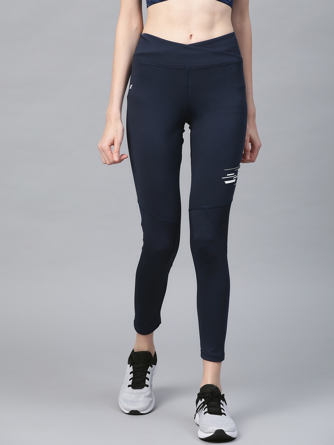 

Alcis Women Navy Blue Secure Fit Solid Cropped Training Tights