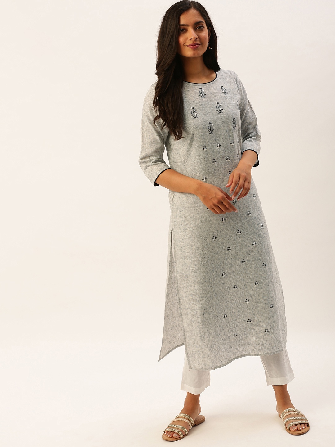 

CATCHY Women Grey Embroidered Straight Kurta