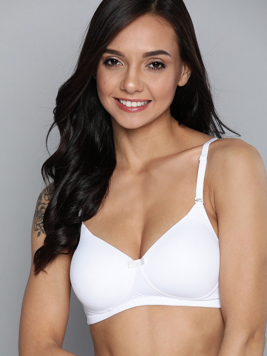 

Mast & Harbour White Solid Non-Wired Lightly Padded T-shirt Bra MNH-BRA-DRMS-048A