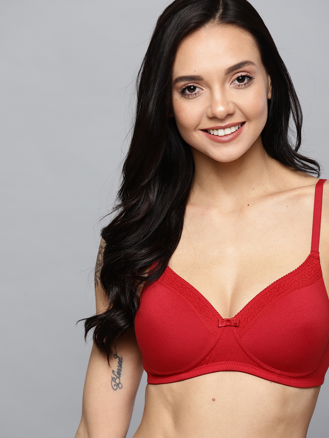 

Mast & Harbour Red Solid Non-Wired Lightly Padded Everyday Bra MNH-BRA-DRMS-084A