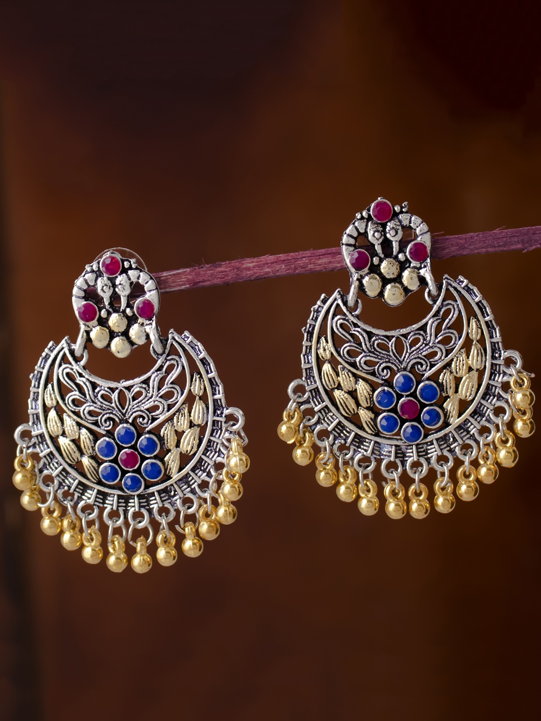 

Sukkhi Rhodium-Plated Silver-Toned & Pink Oxidised Classic Chandbalis