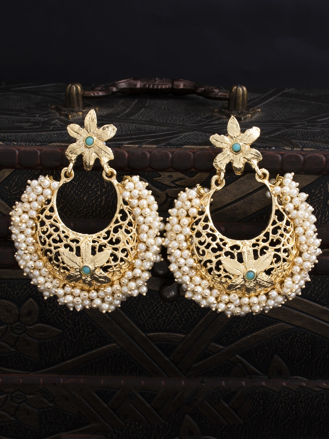 

Sukkhi Gold-Plated & Turquoise Blue Floral Chandbalis