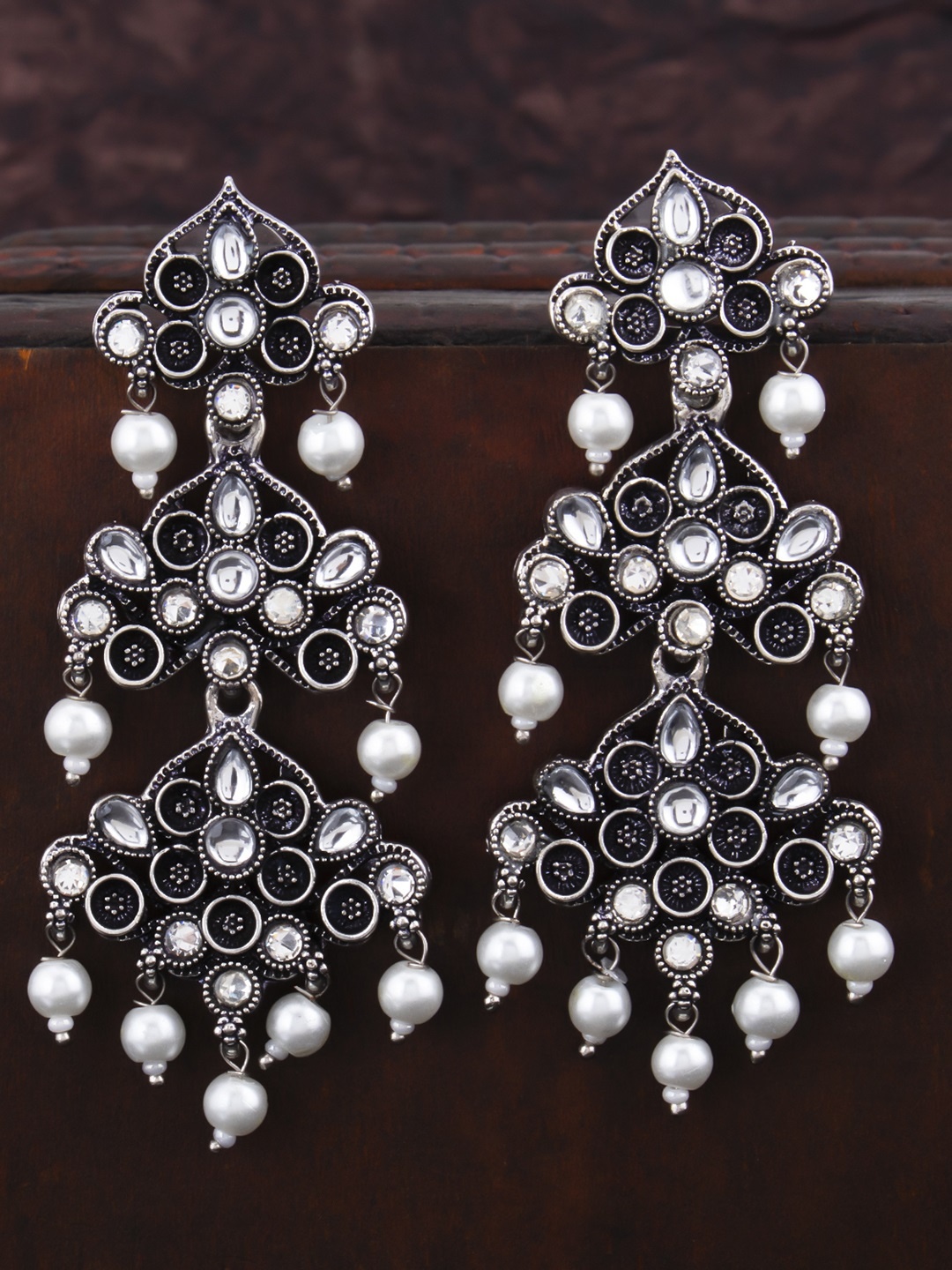 

Sukkhi Rhodium-Plated Oxidised Contemporary Chandbalis, Silver