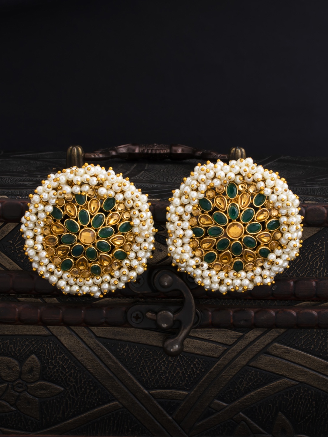 

Sukkhi Green & Gold-Plated Filigree Circular Studs