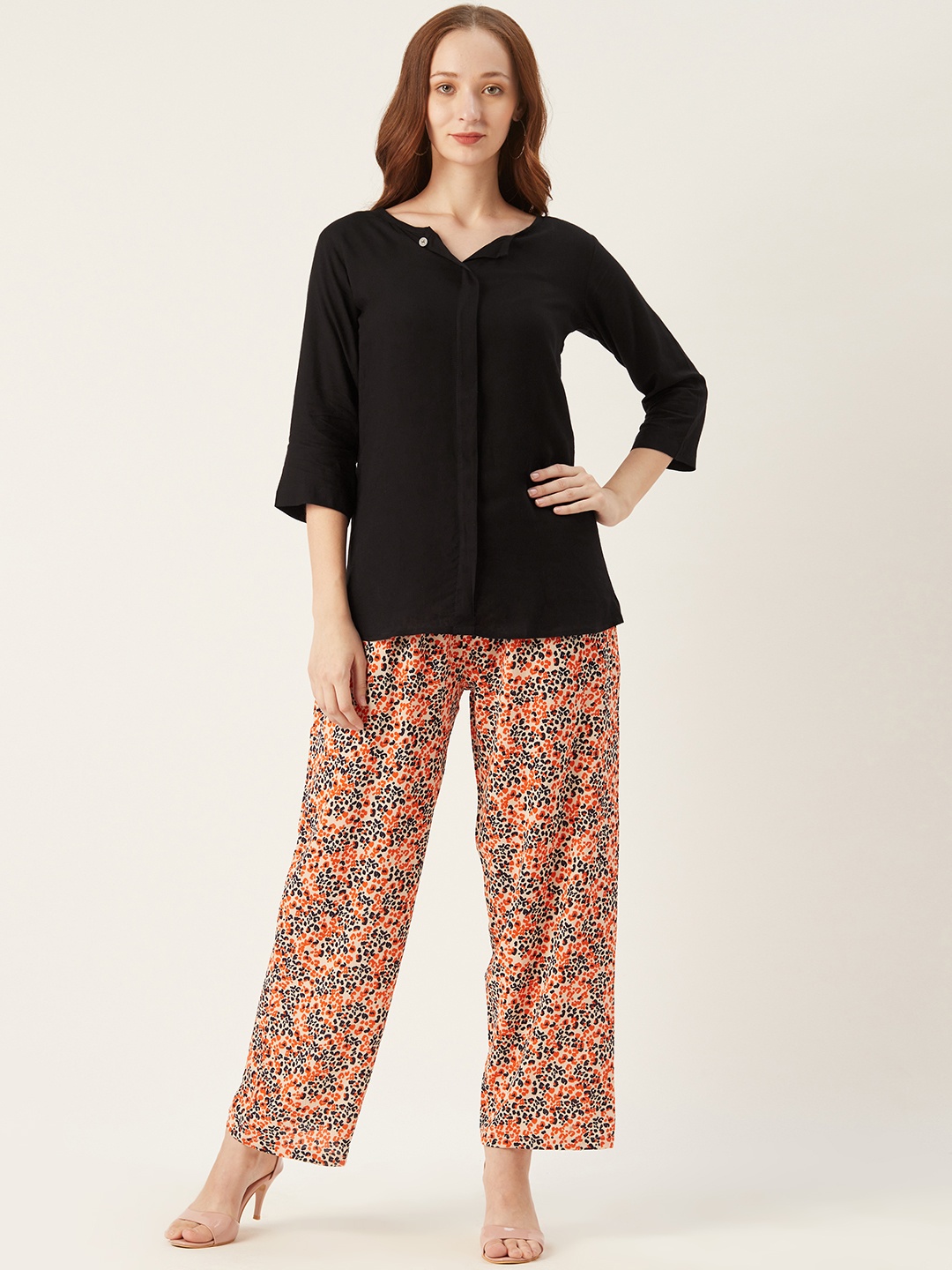 

shiloh Women Black Solid Top