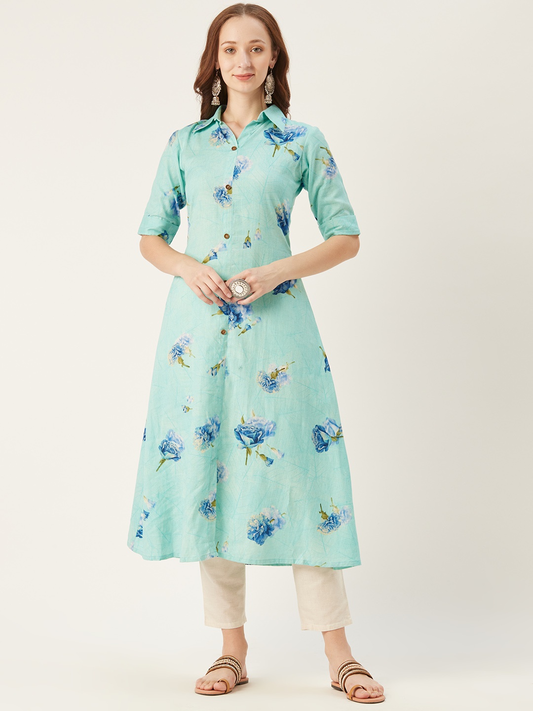 

shiloh Women Blue & White Floral Print Kurta with Solid Trousers