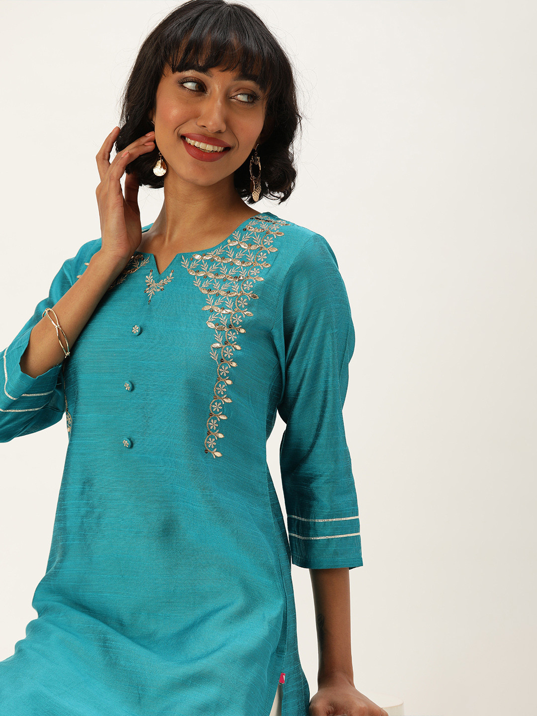 

Varanga Women Blue Embroidered Straight Kurta