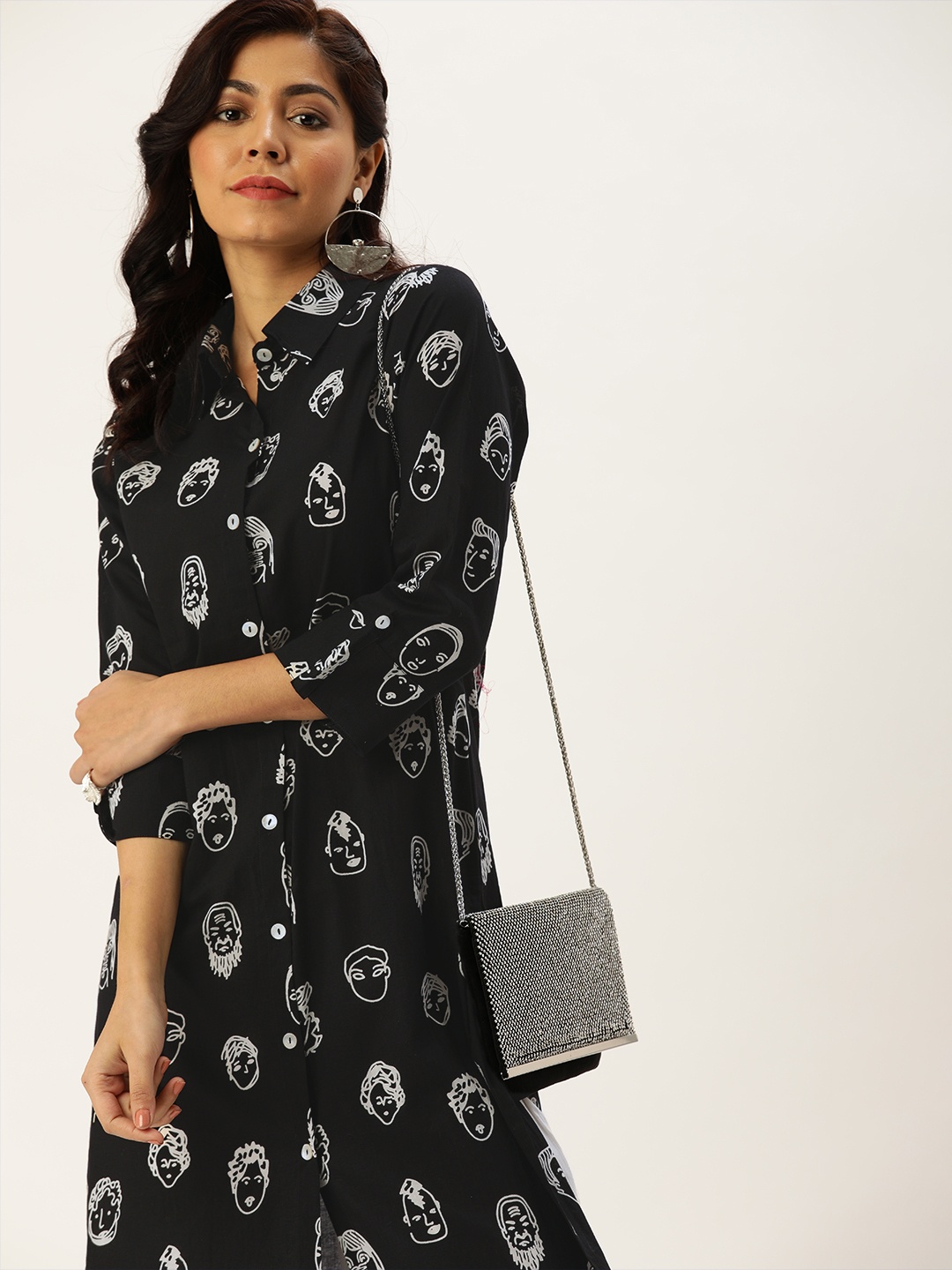 

Varanga Women Black & White Quirky Printed Straight Kurta