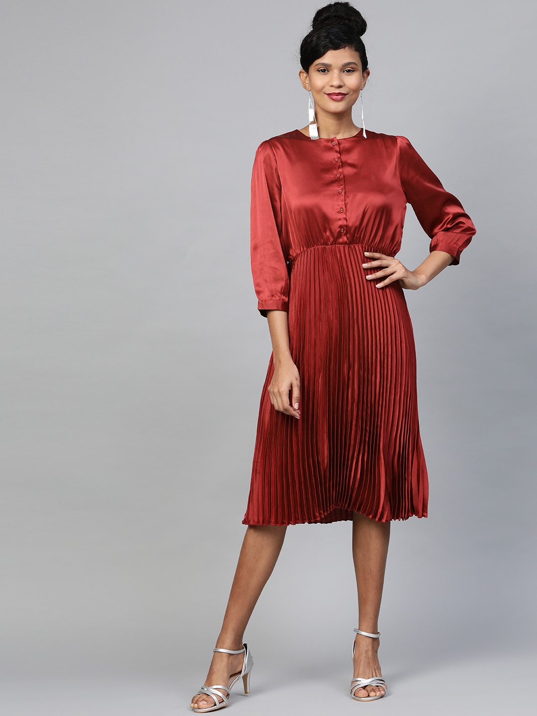 

SASSAFRAS Women Maroon Satin Finish Solid Accordion Pleated A-Line Dress