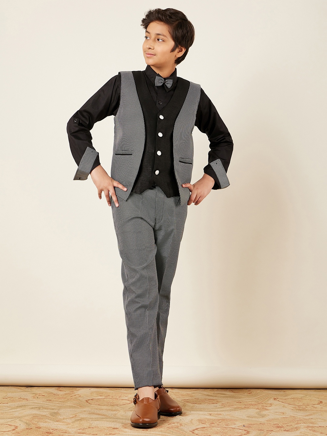 

Aj DEZInES Boys Black & Grey Solid Shirt with Trousers & Waistcoat