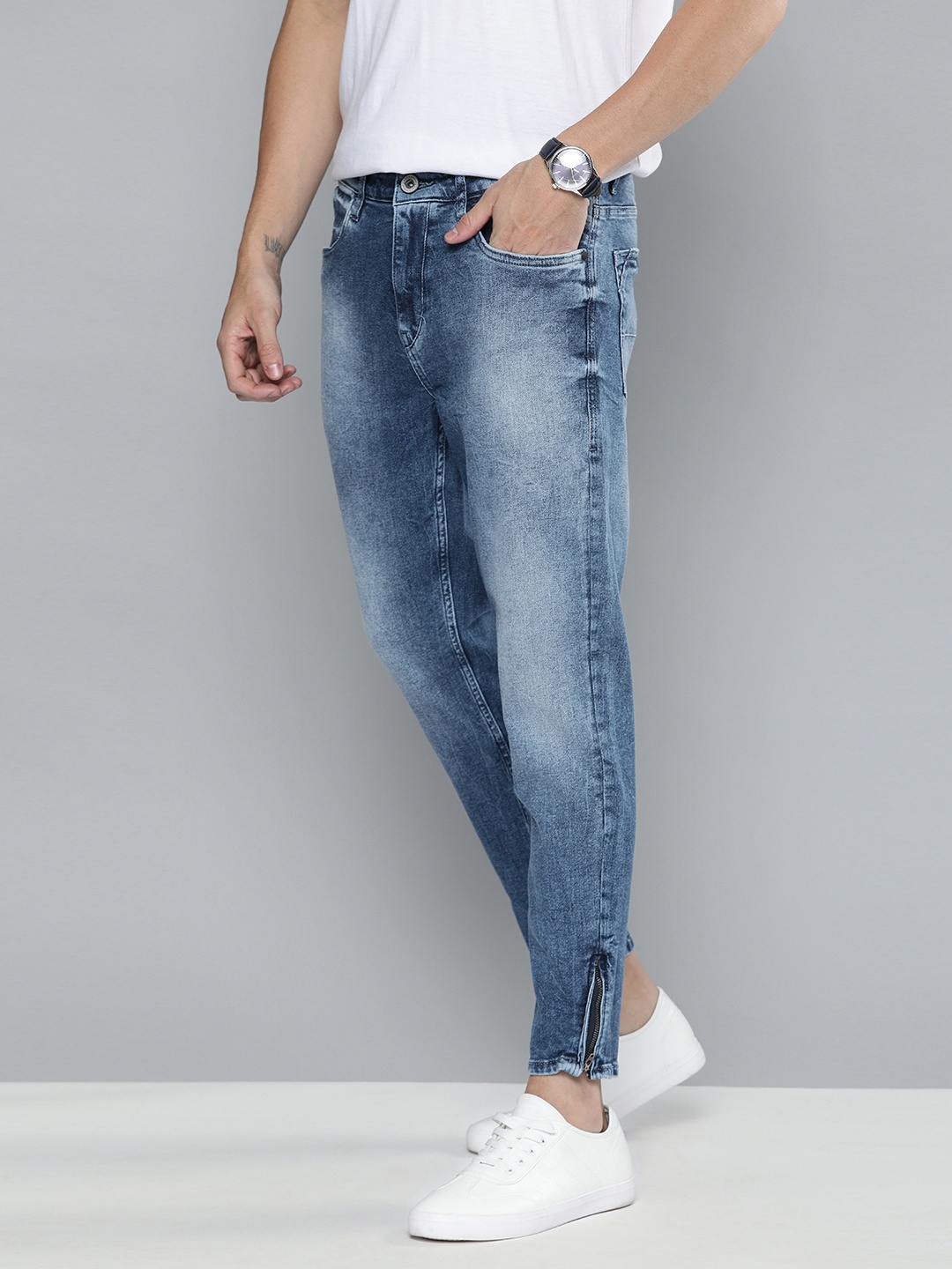 

Mast & Harbour Men Blue Slim Tapered Fit Mid-Rise Clean Look Stretchable Cropped Jeans